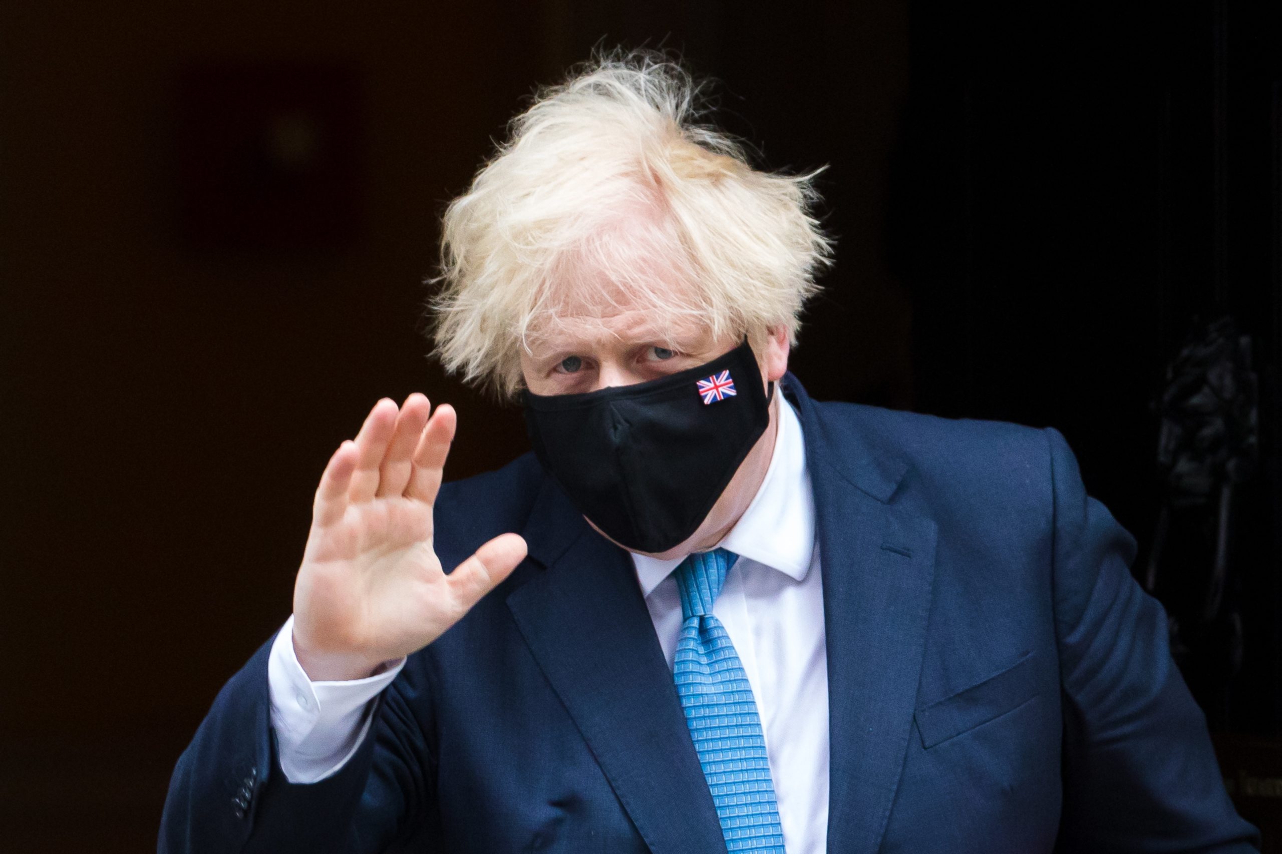 Boris Johnson pede cautela aos britânicos na véspera de levantamento de restrições