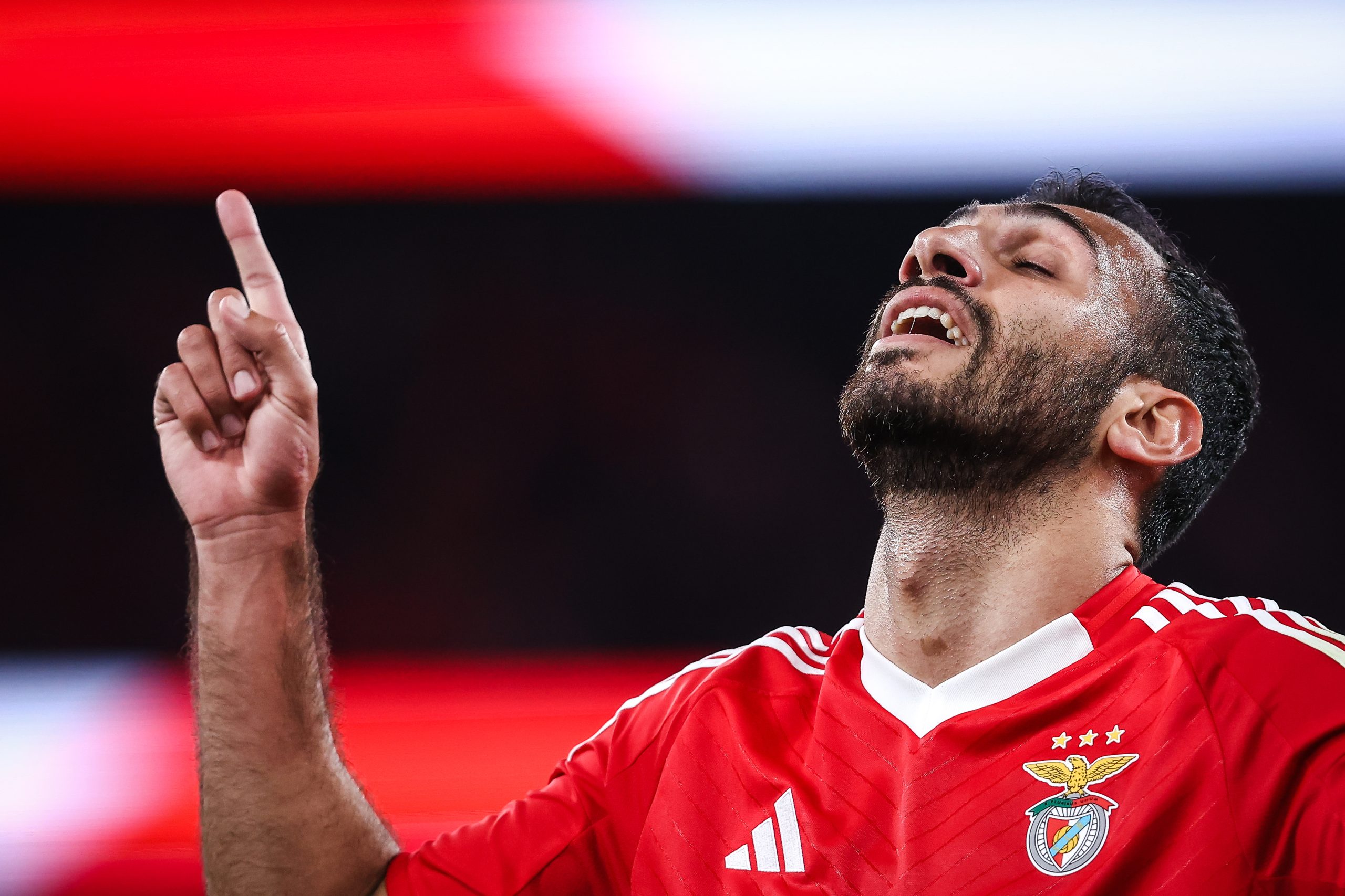 Bis de Pavlidis faz avançar o Benfica na Taça de Portugal
