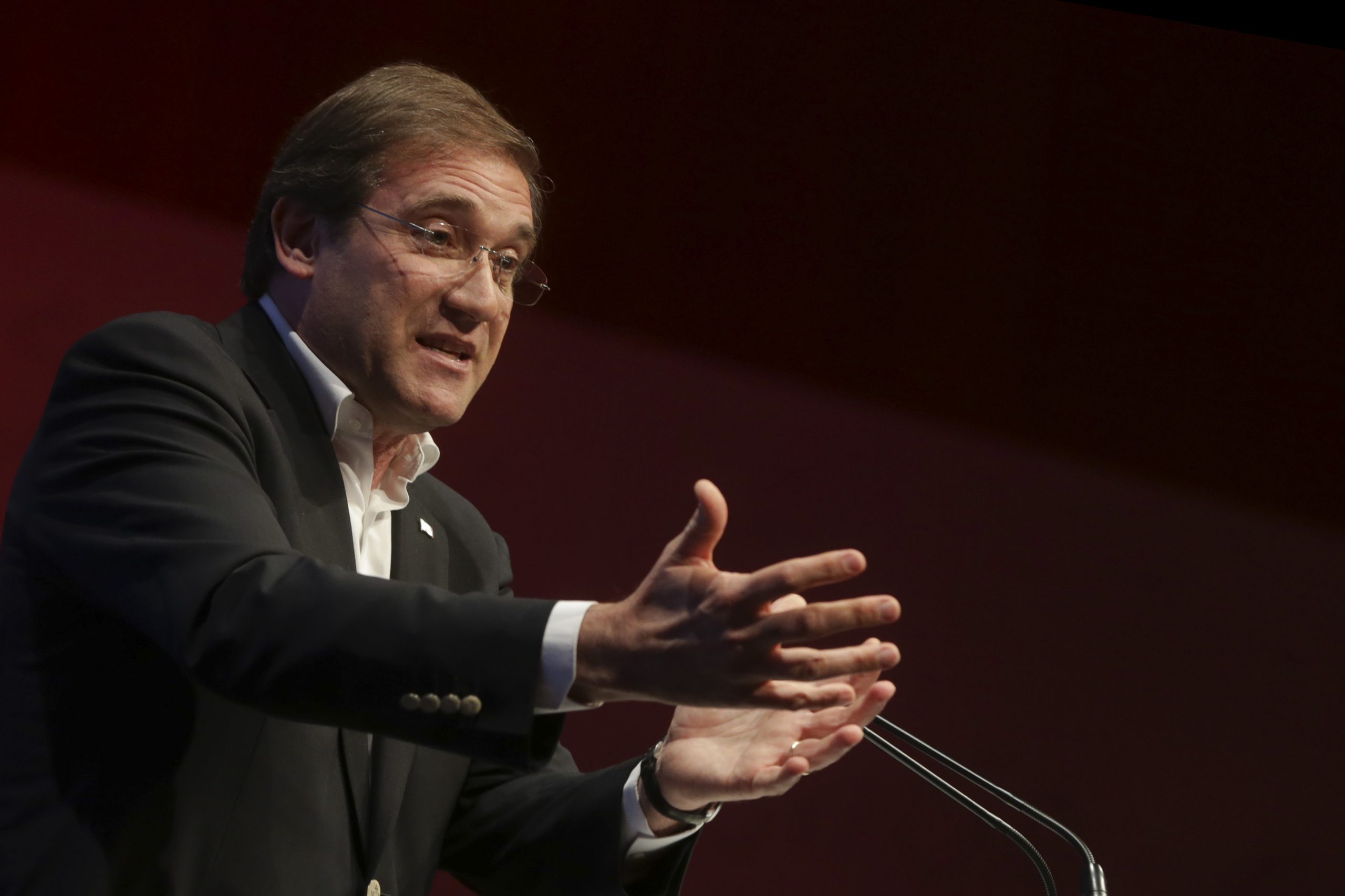 Passos Coelho reafirma que manter Lacerda Machado na TAP fica como “uma nódoa”