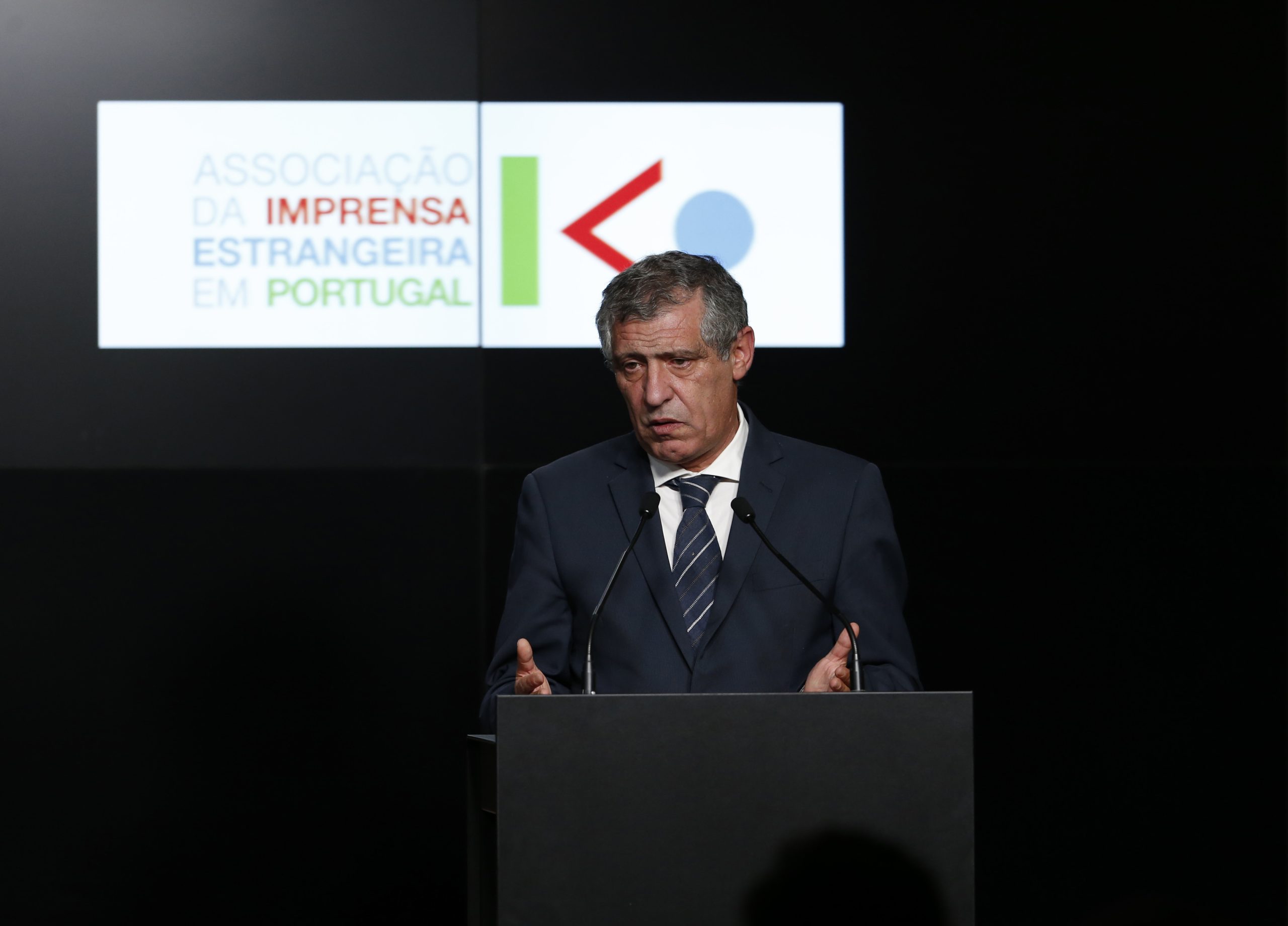 Fernando Santos assume “orgulho enorme” pelo prémio da Imprensa Estrangeira