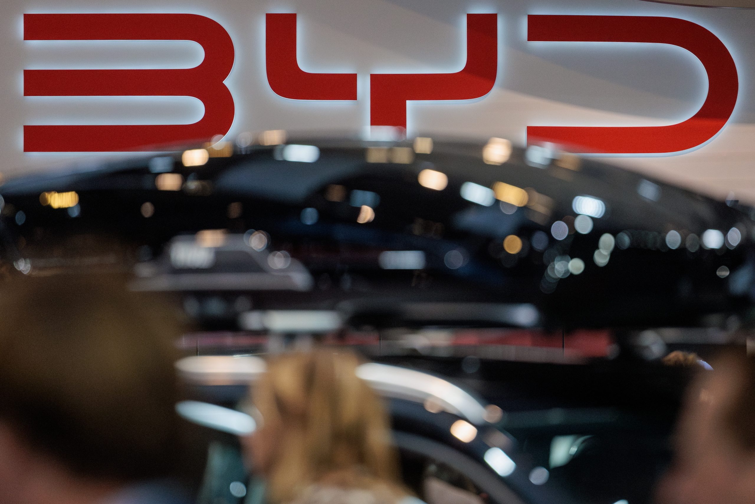 BYD fecha ano recorde e supera a Tesla em receitas