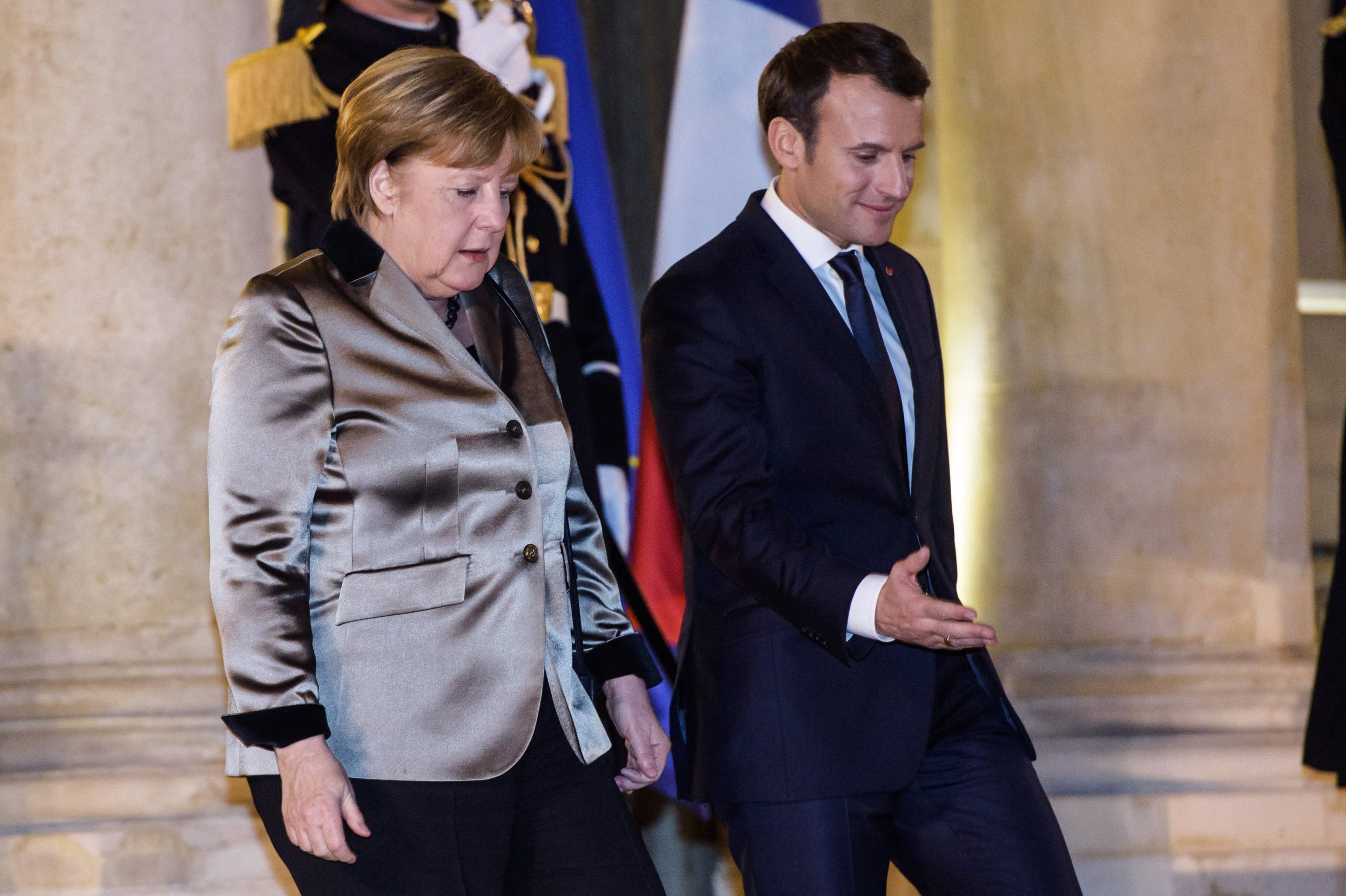 Macron e Merkel discutem hoje com Putin aplicação do cessar-fogo na Síria