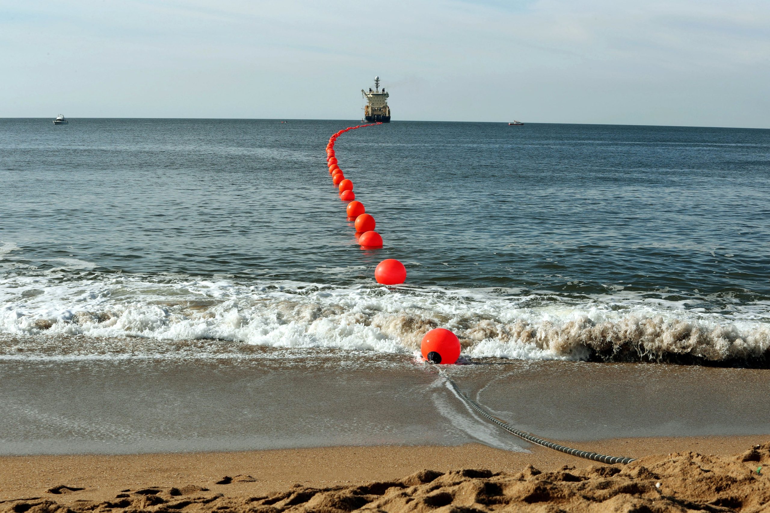 Cabo de fibra ótica submarino entre Angola e Brasil já chegou a Fortaleza