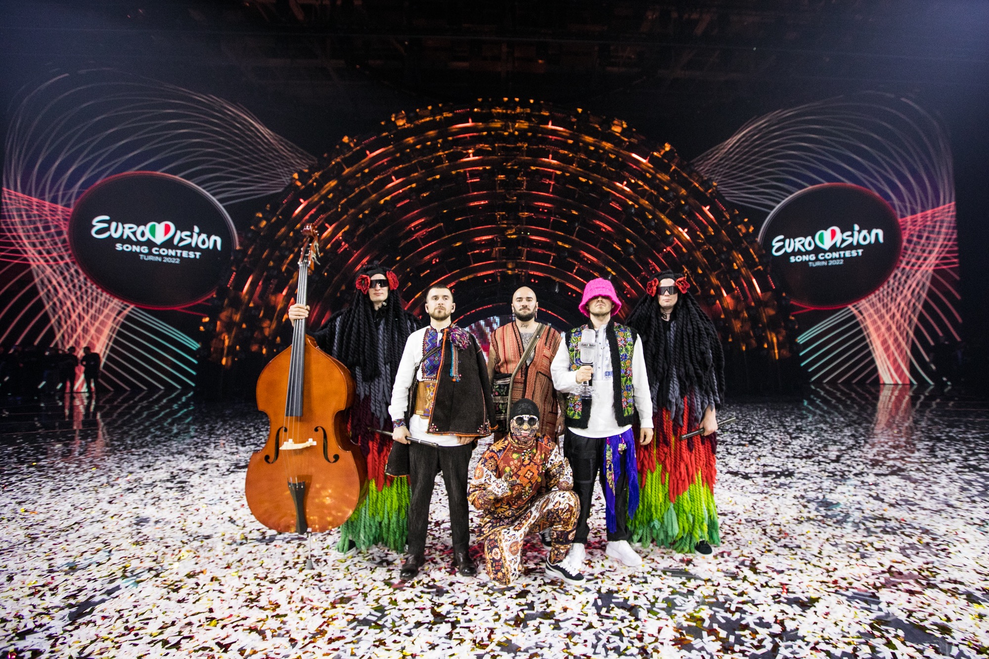 Vencedores da Eurovisão leiloam troféu e angariam mais de 800 mil euros para o exército ucraniano