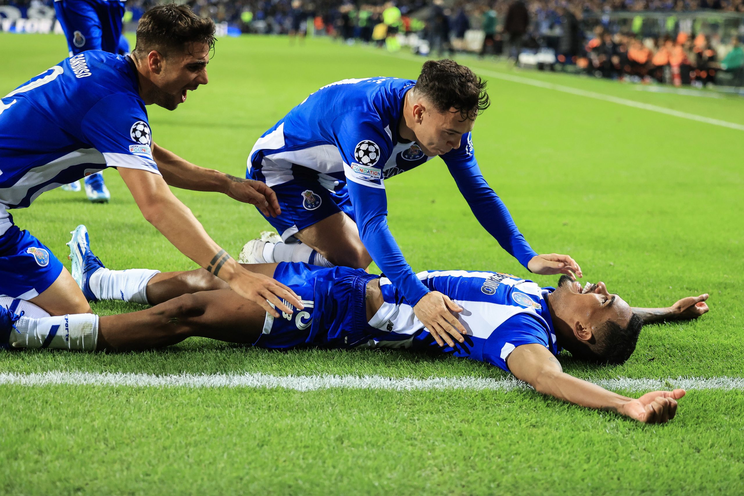 FC Porto vence Shakhtar e apura-se para os oitavos de final da Liga dos Campeões