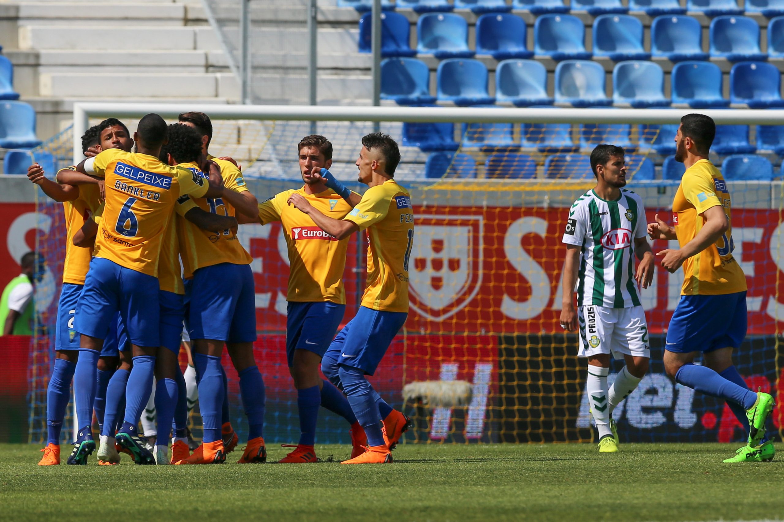 Estoril Praia vence Vitória de Setúbal e continua na luta pela permanência