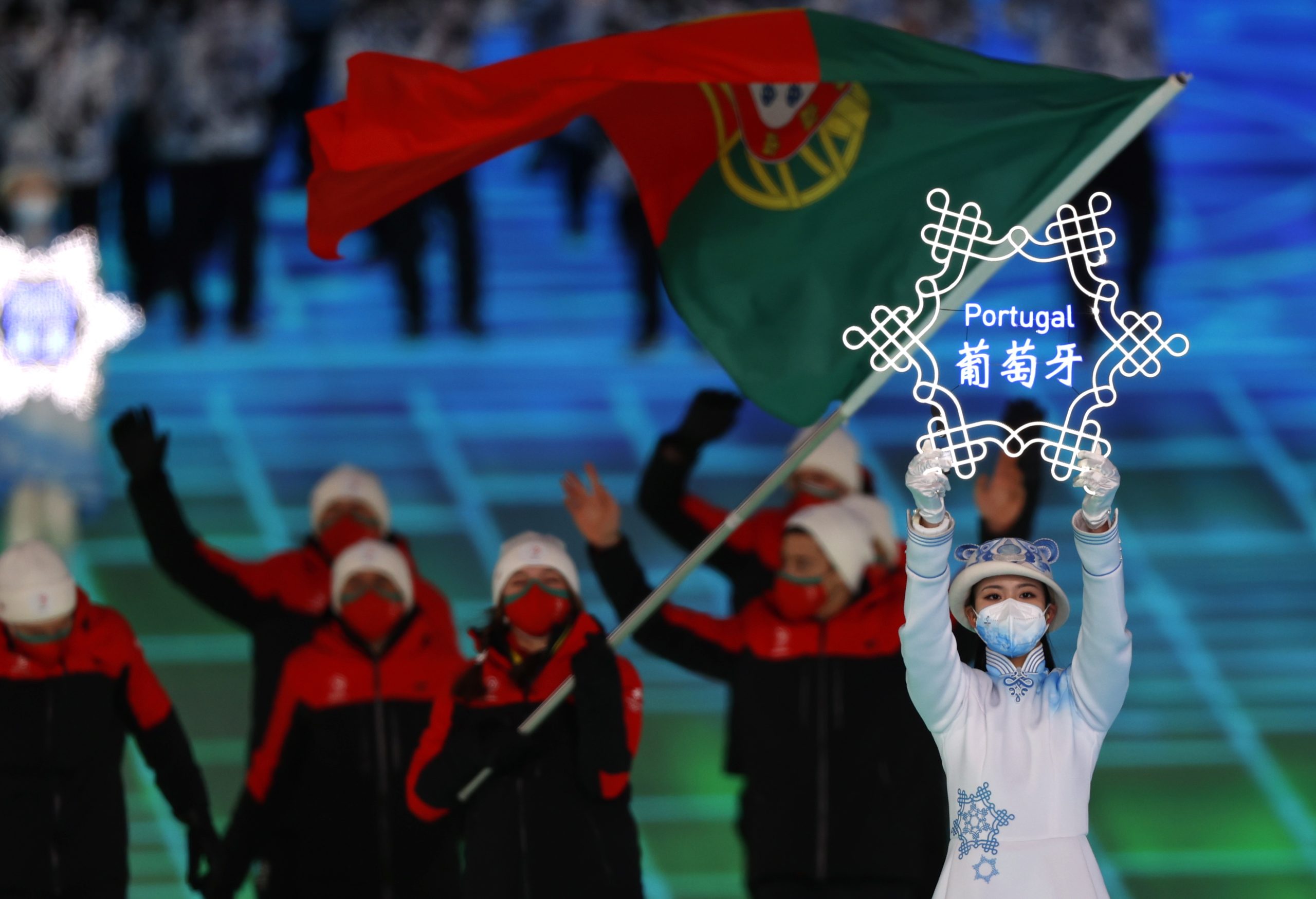 Luzes, música e pirotecnia. Que comecem os Jogos Olímpicos de Inverno