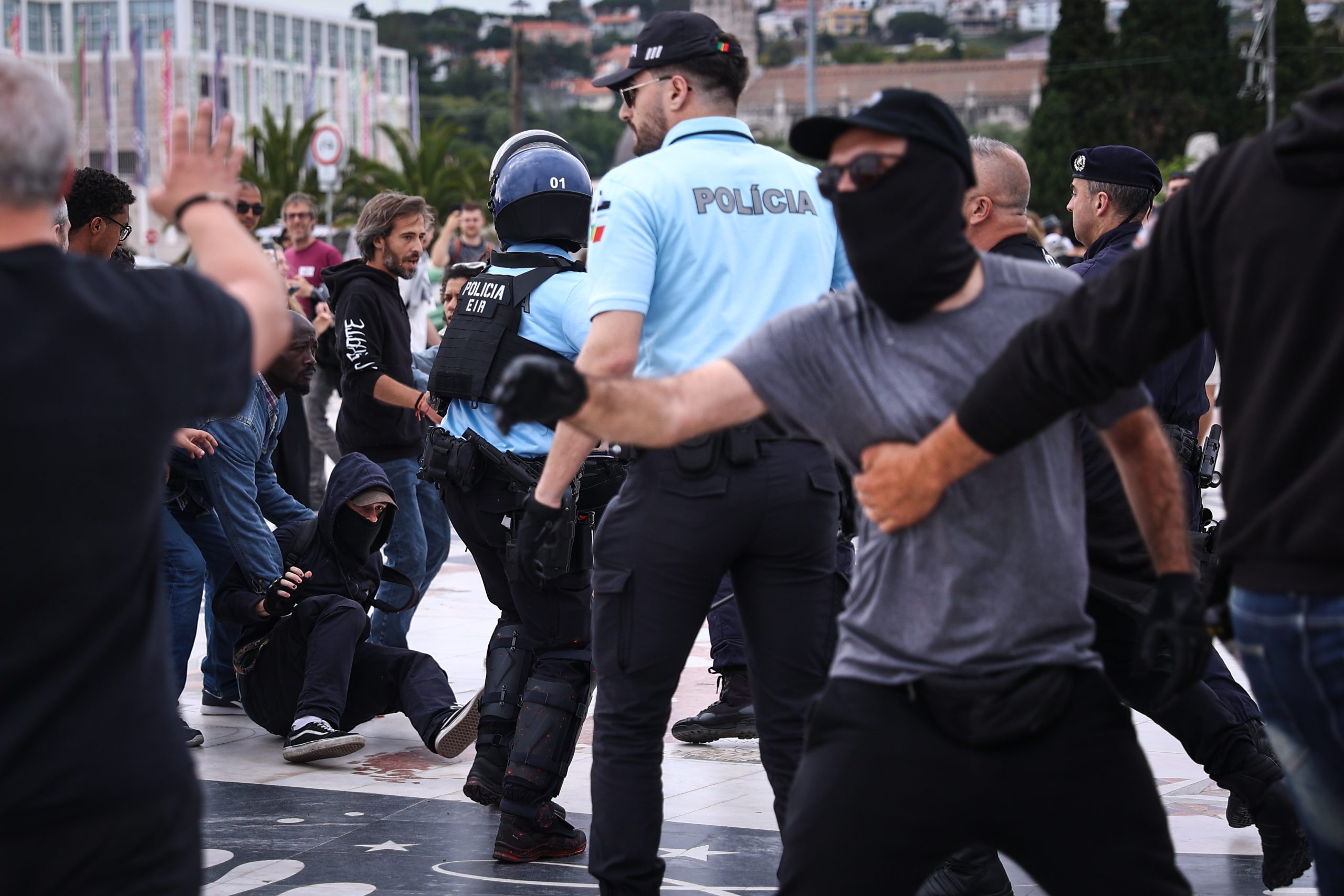 SOS Racismo critica PSP na gestão das manifestações antirracista e nacionalista