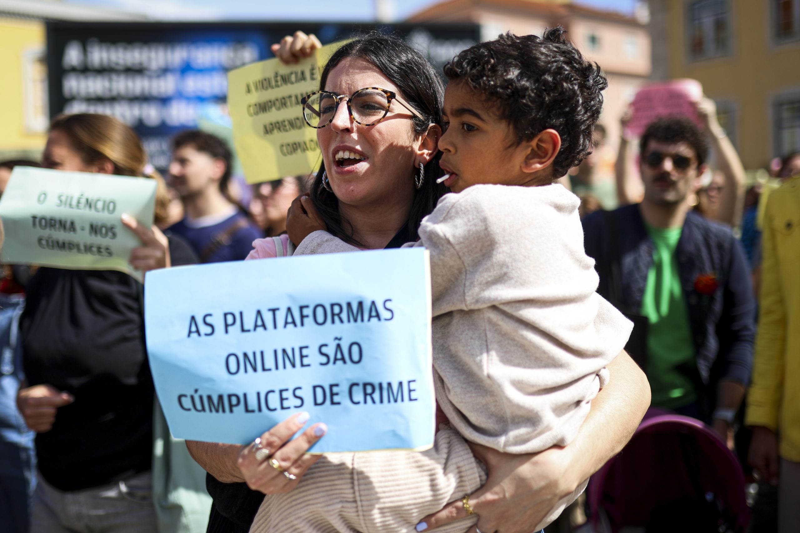 Quarto influencer detido pela PJ por violação de adolescente