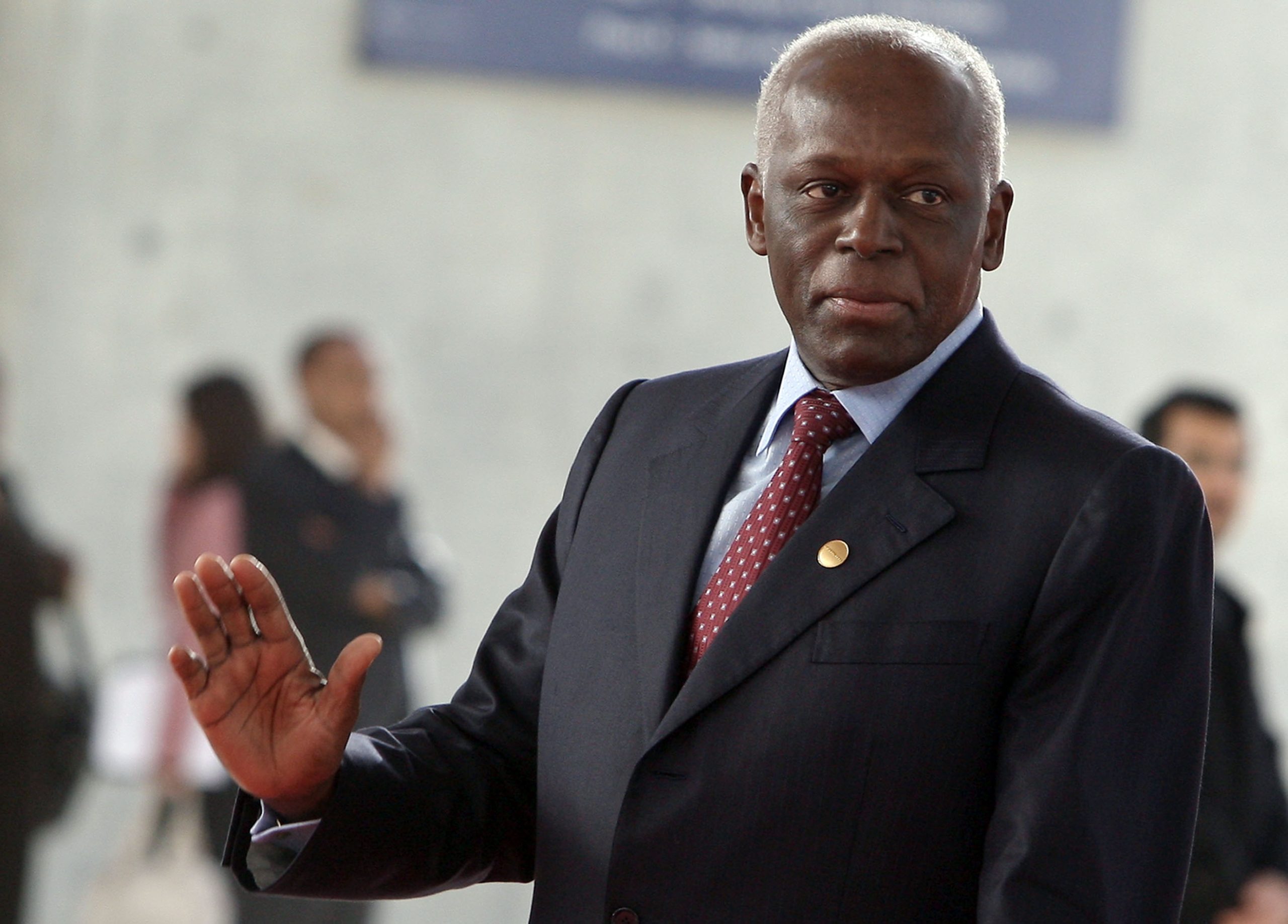 José Eduardo dos Santos: Autópsia aponta para morte natural, mas juiz pede mais provas