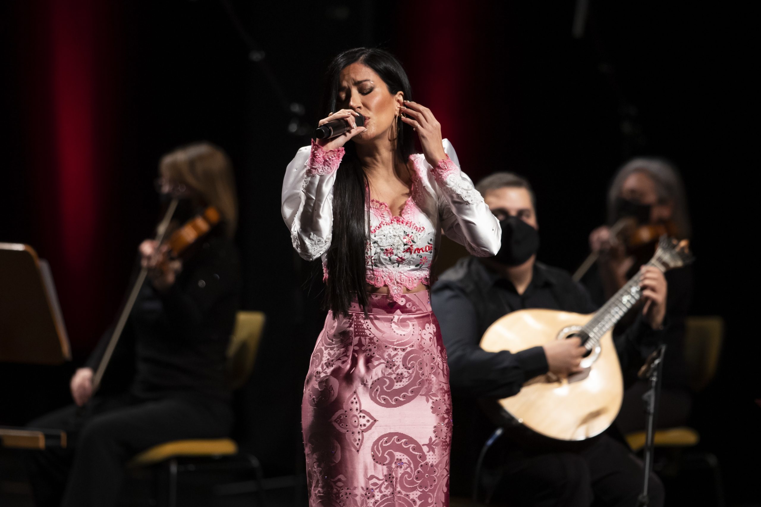 Ana Moura, Bárbara Bandeira e Nininho Vaz Maia atuam em feira em Alcácer do Sal
