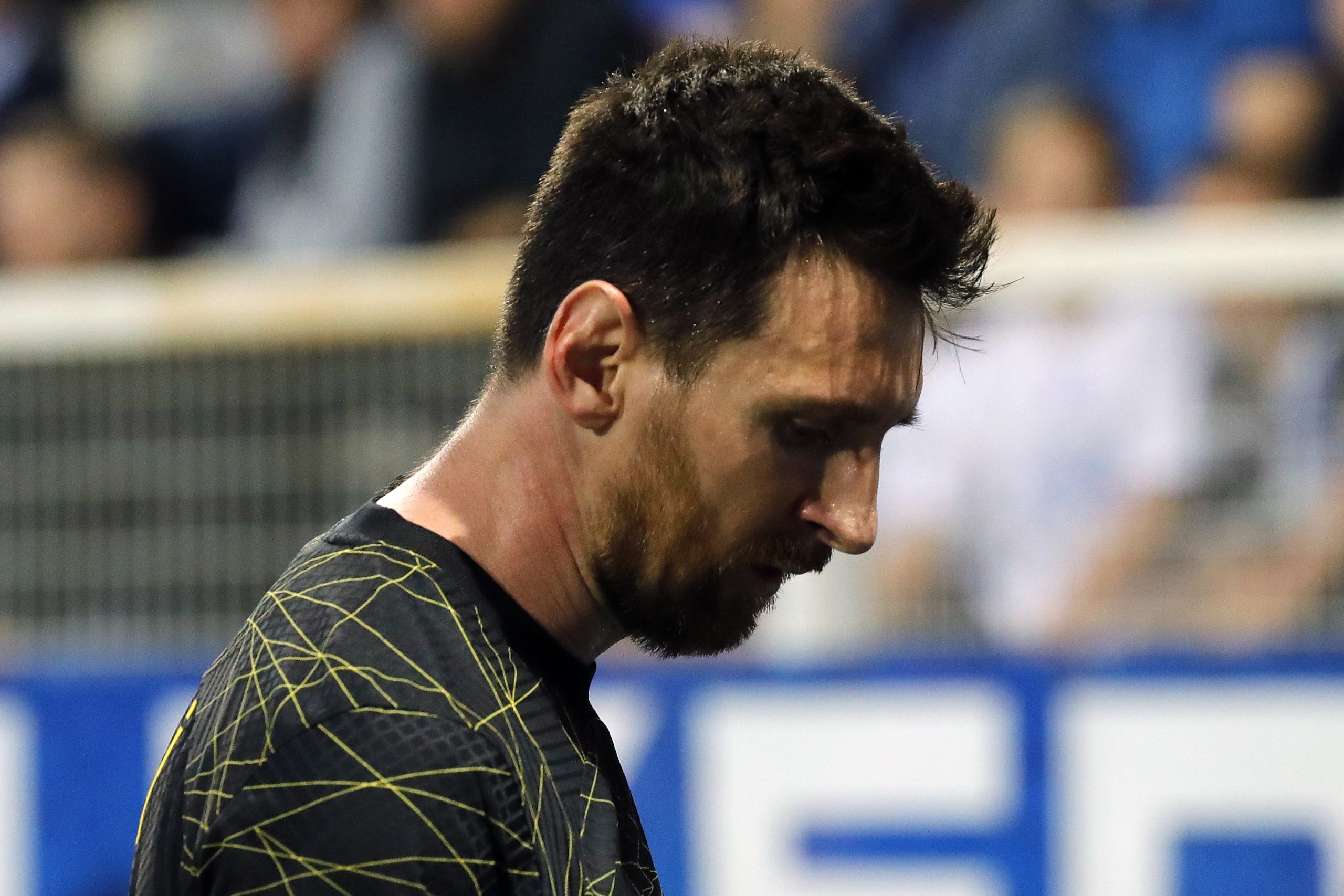 Paris Saint-Germain confirma saída de Messi