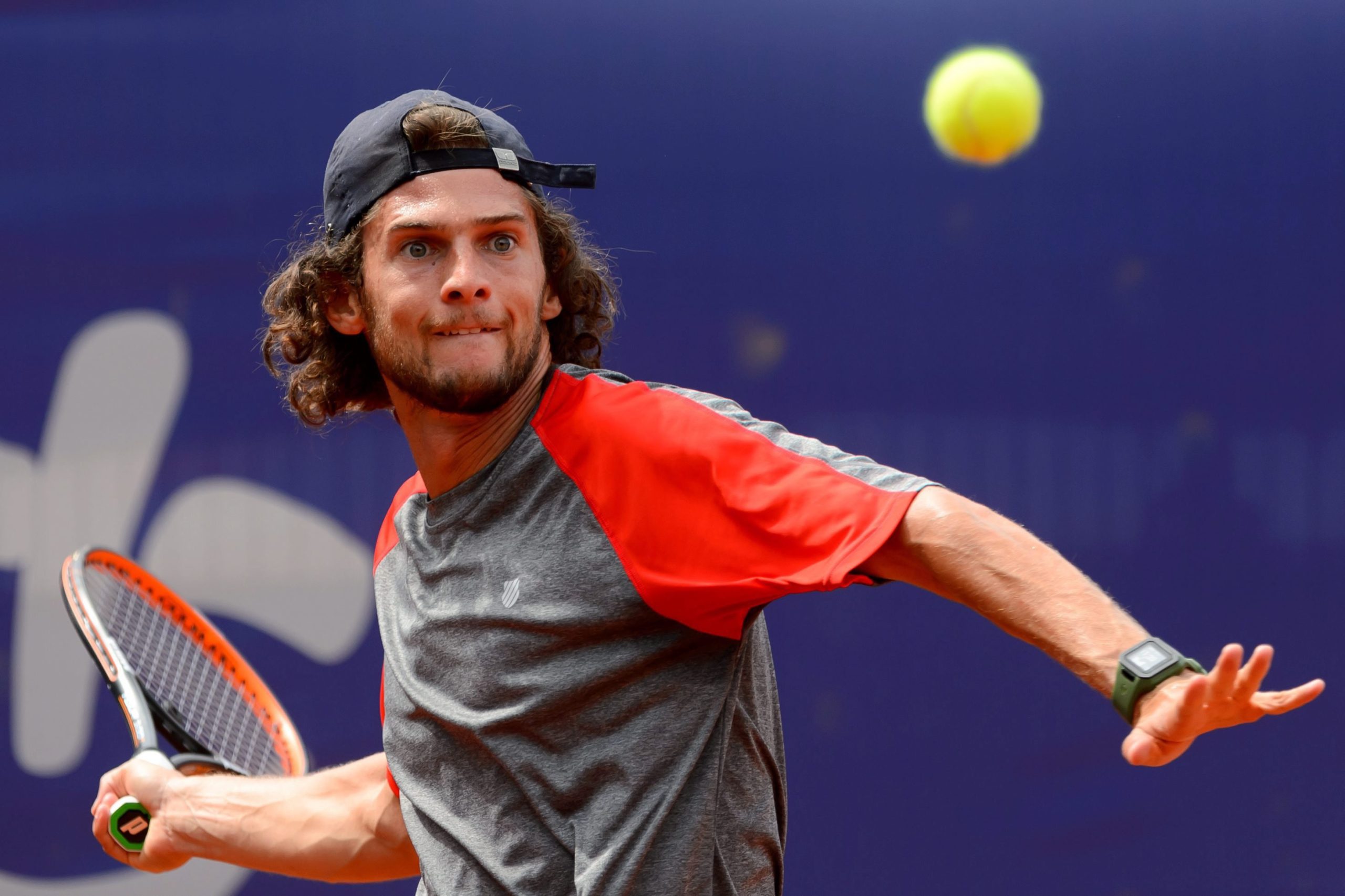 Tenista luso Pedro Sousa eliminado na primeira ronda de qualificação em Sydney