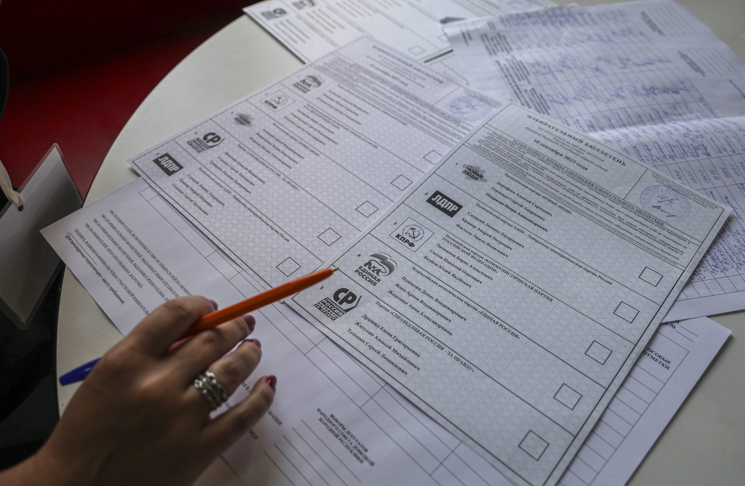 Putin vota com sucesso por via eletrónica e apela para participação nas eleições