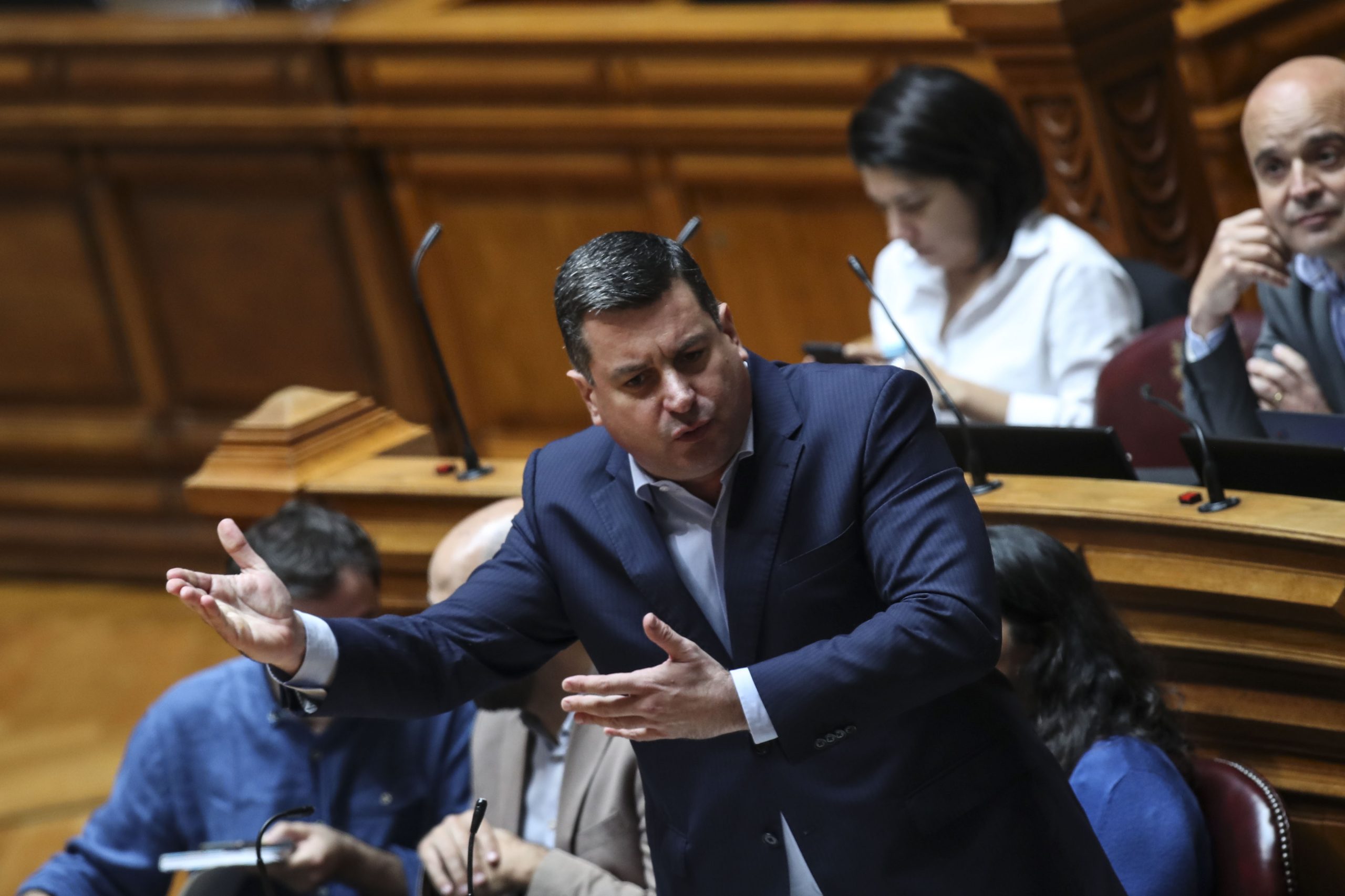 PCP diz que redução do IRC mostra opção política do PS de favorecer grandes grupos