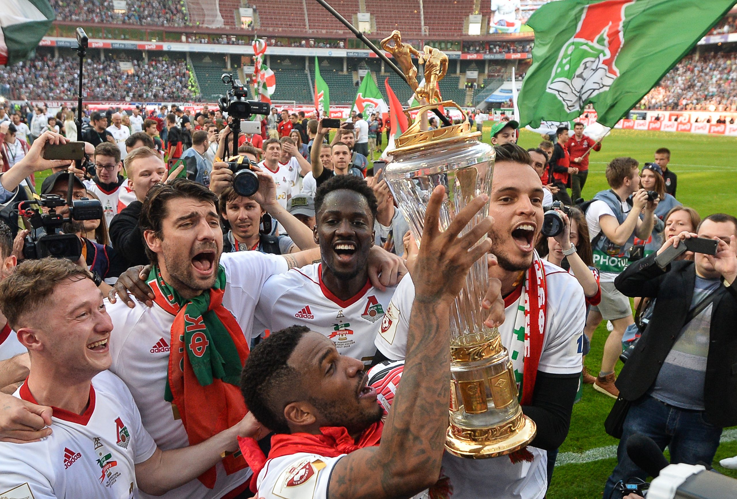 Entra aos 79, marca aos 87. E Lokomotiv Moscovo sagra-se campeão russo com golo de Eder