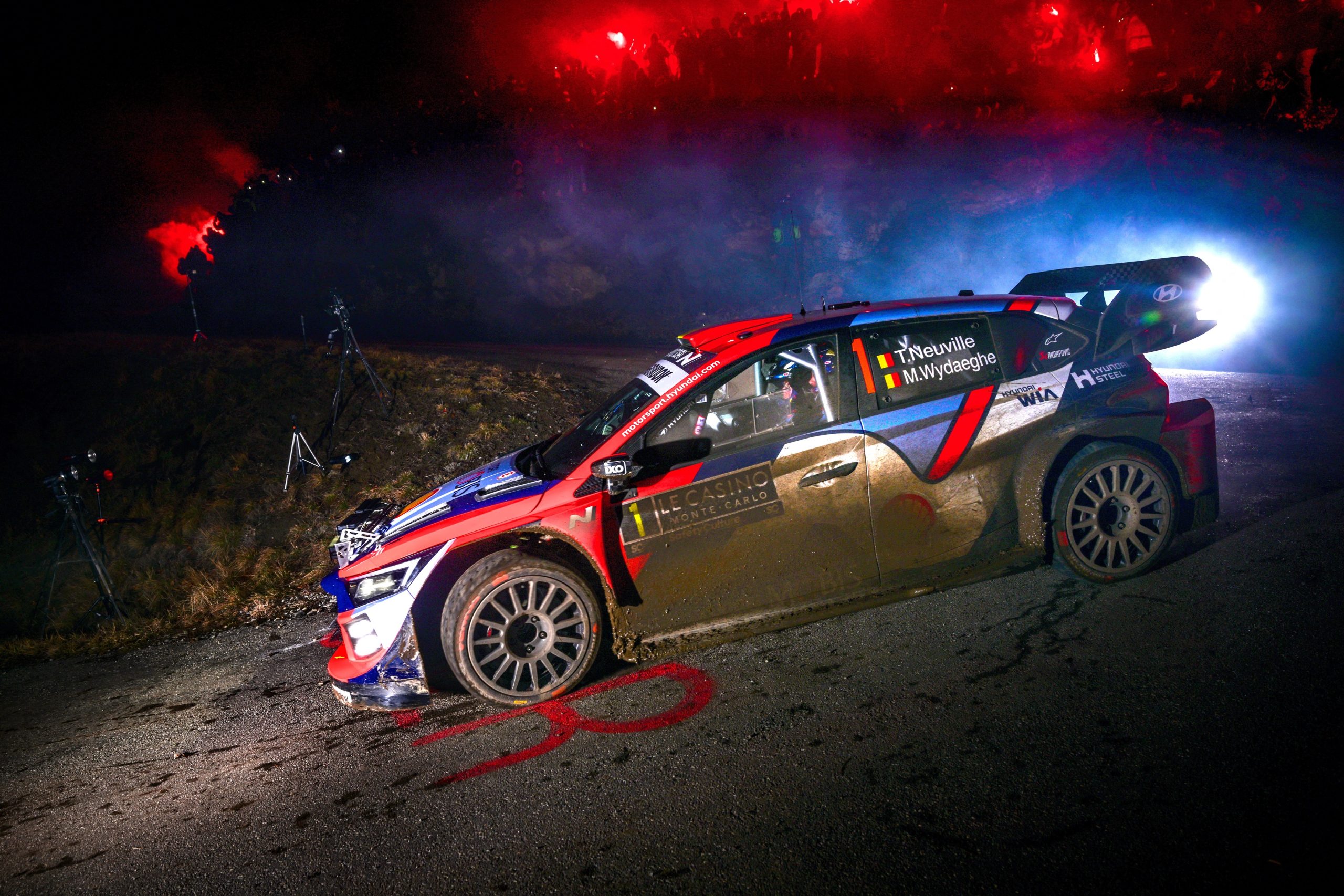 WRC: Neuville é o primeiro líder do Rali de Monte Carlo após erro de Ogier