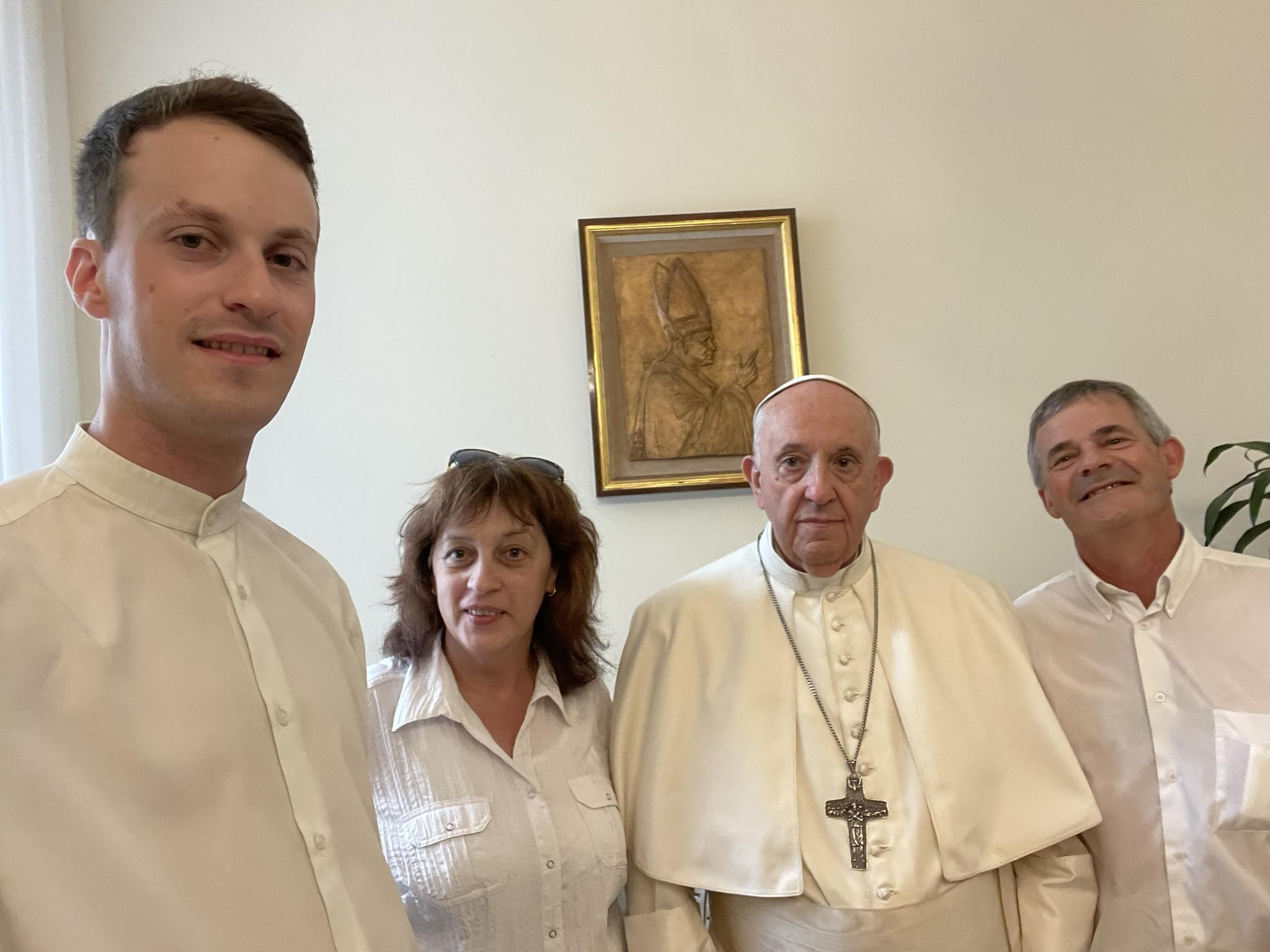 “Amigo do Papa Francisco” celebra missa em casa particular. Diocese de Aveiro diz que “não foi ordenado padre”