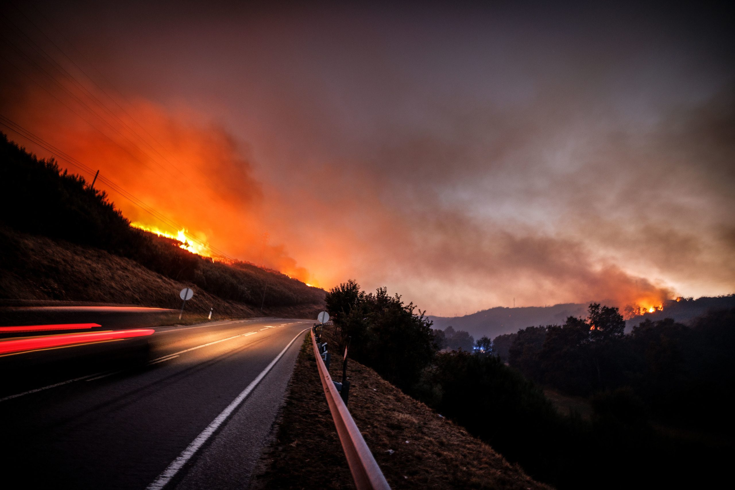 Dominado fogo em Montalegre
