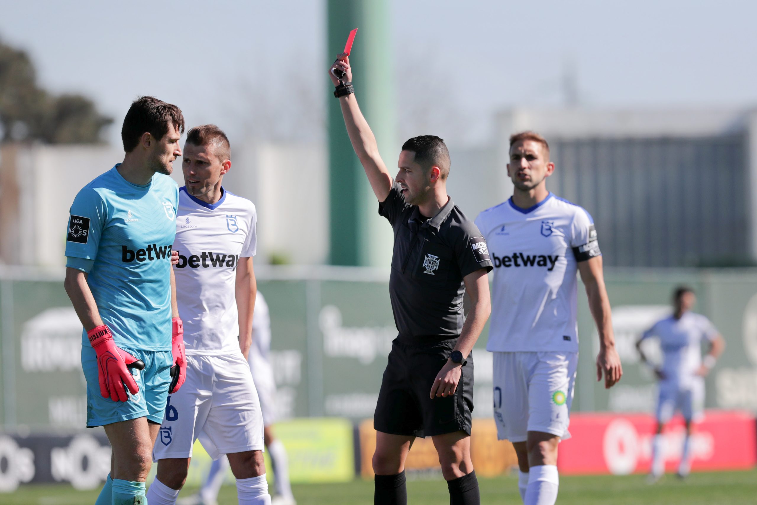 Belenenses SAD, reduzido a 10 desde os três minutos, empata com Rio Ave