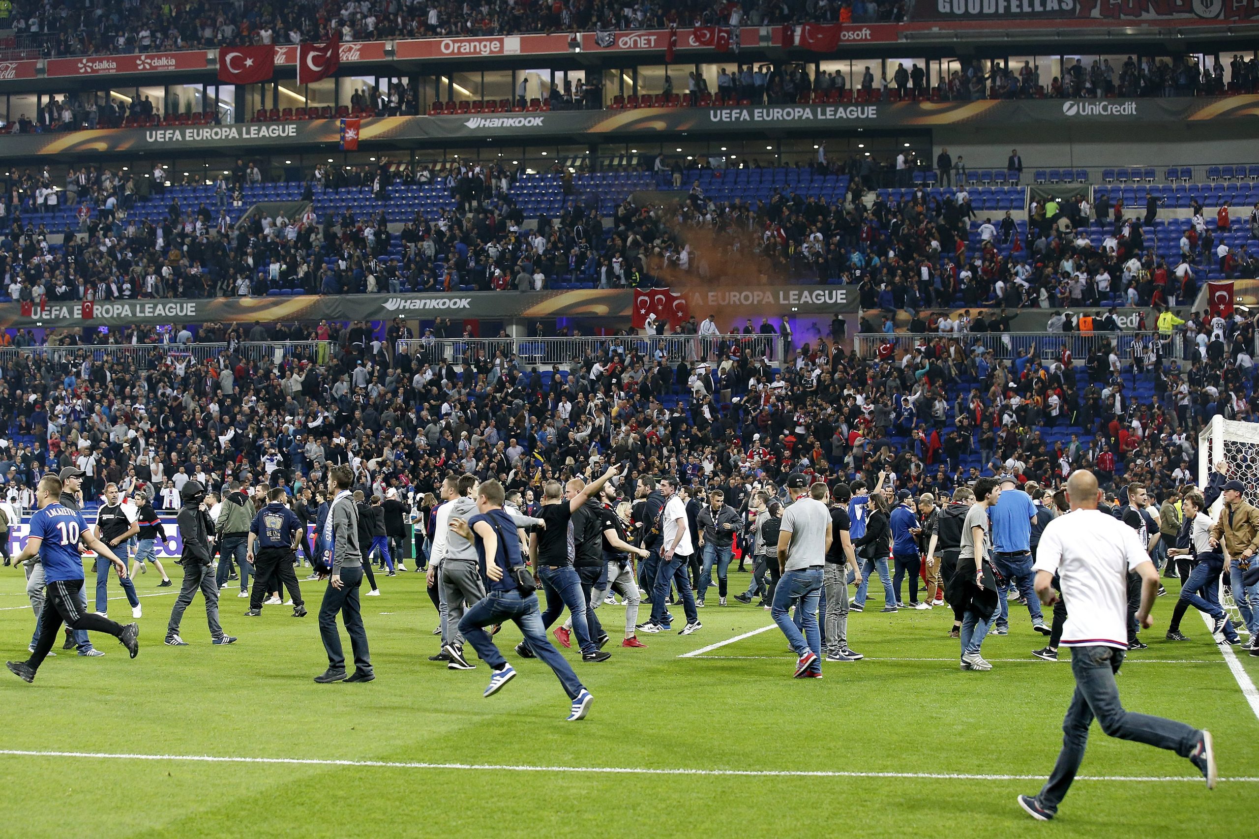 UEFA ‘ameaça’ excluir Lyon e Besiktas das competições europeias