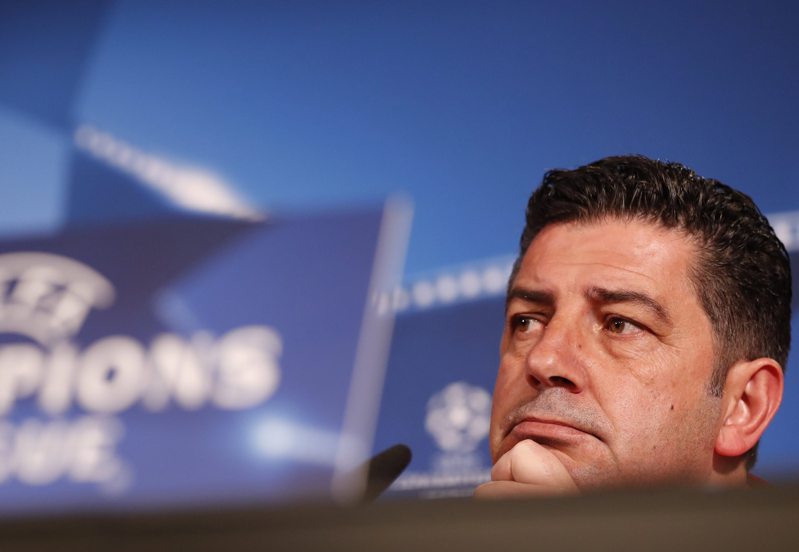 Rui Vitória e a “fé” de Espírito Santo: “Somos a única equipa a depender de si para ser campeã”