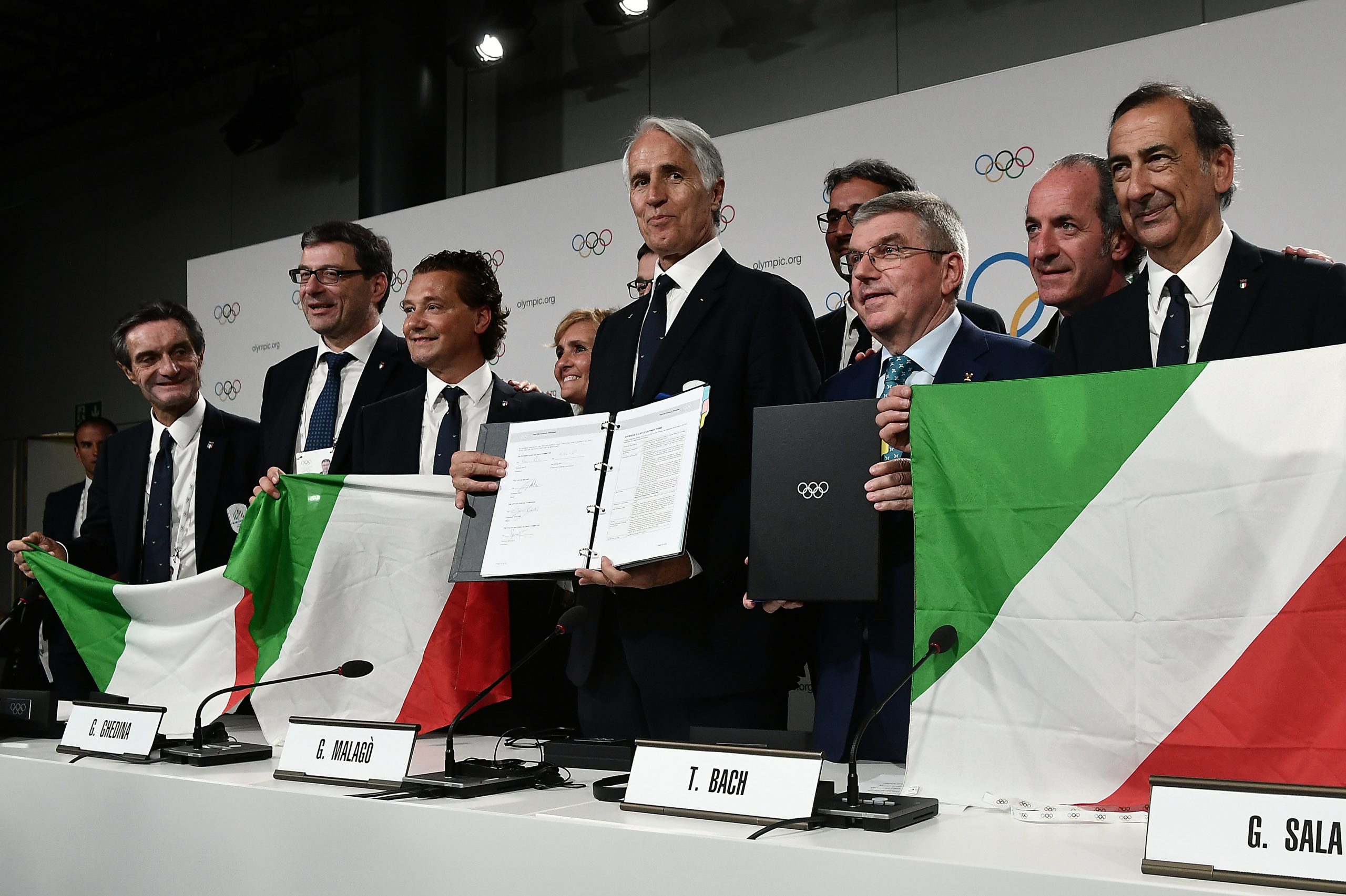 COI alerta comité italiano para possível suspensão devido a questões legais