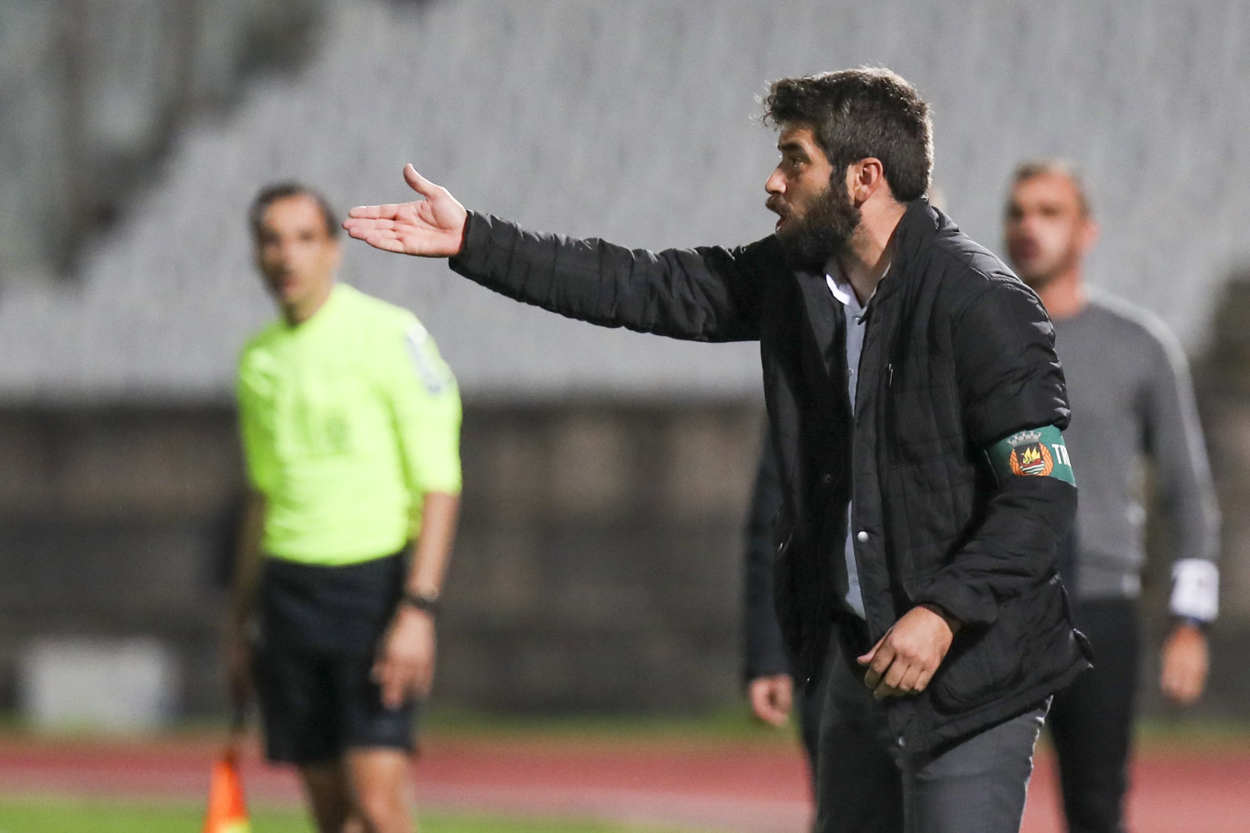 Treinador do Rio Ave aposta na “organização” para superar Vitória de Guimarães