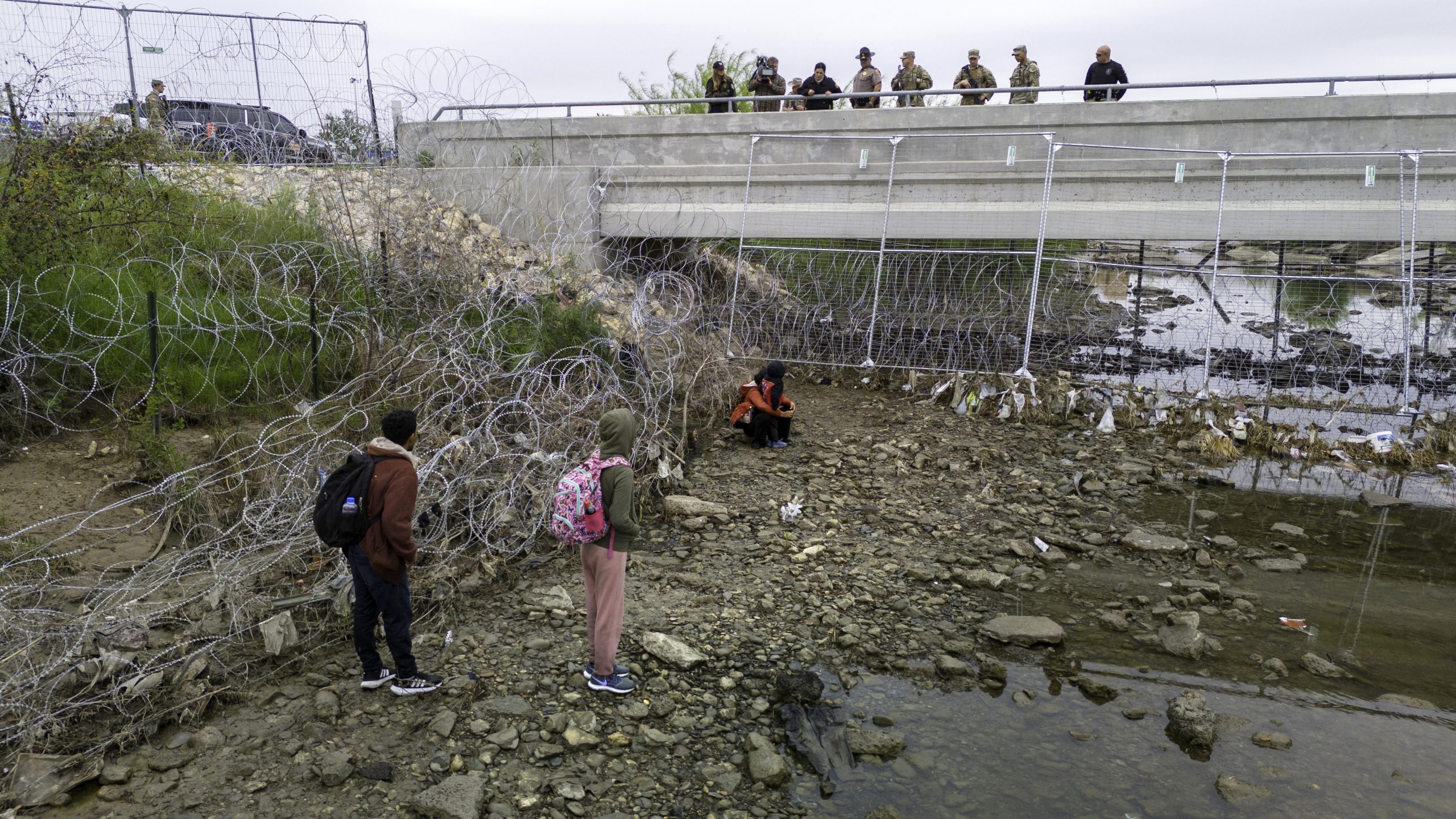 Supremo Tribunal dos EUA bloqueia lei do Texas que permite detenção de migrantes