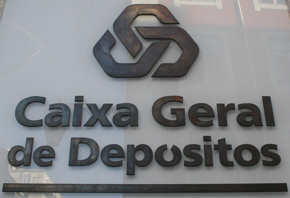 Ex-funcionária da CGD da Figueira da Foz condenada a pena suspensa por desvio de dinheiro
