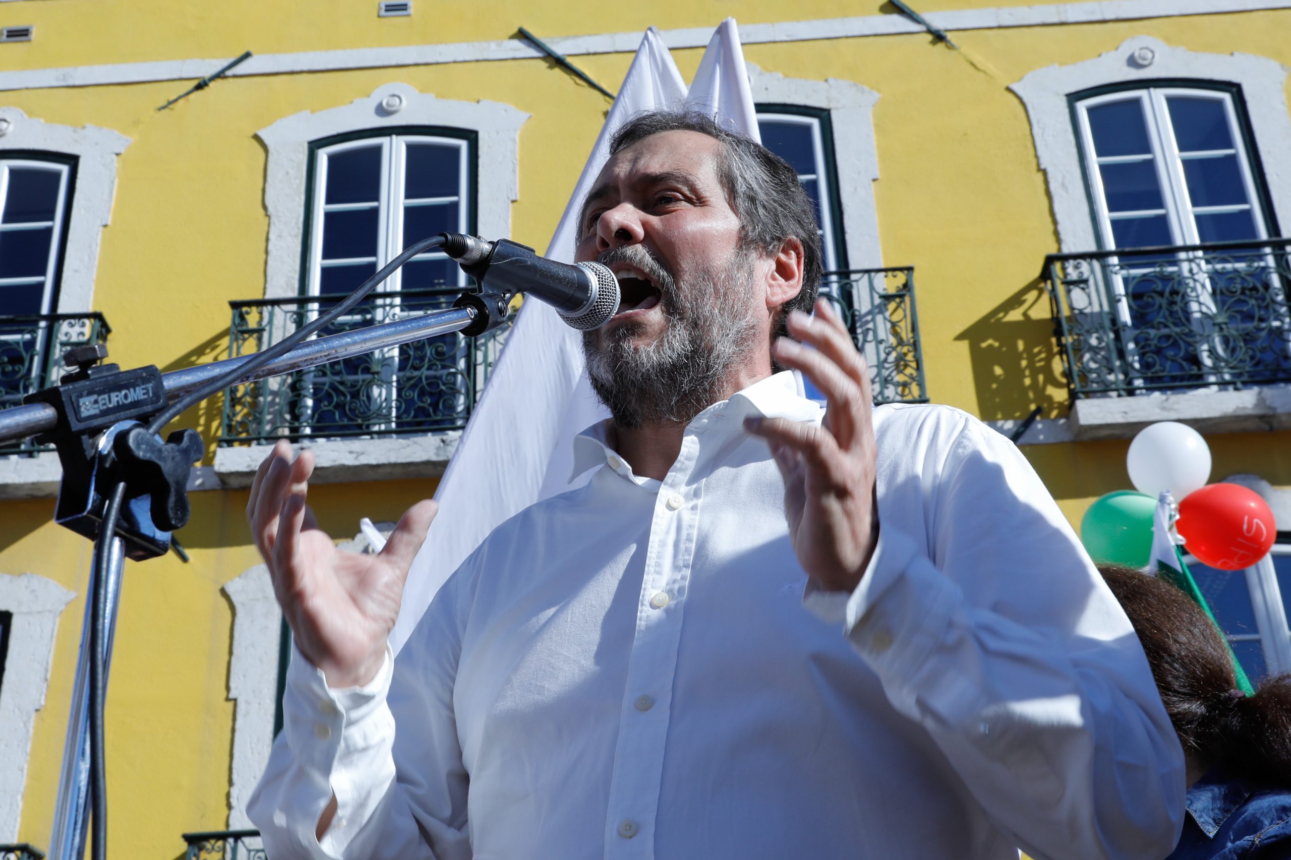 Insatisfeita com as negociações, Fenprof admite voltar à rua