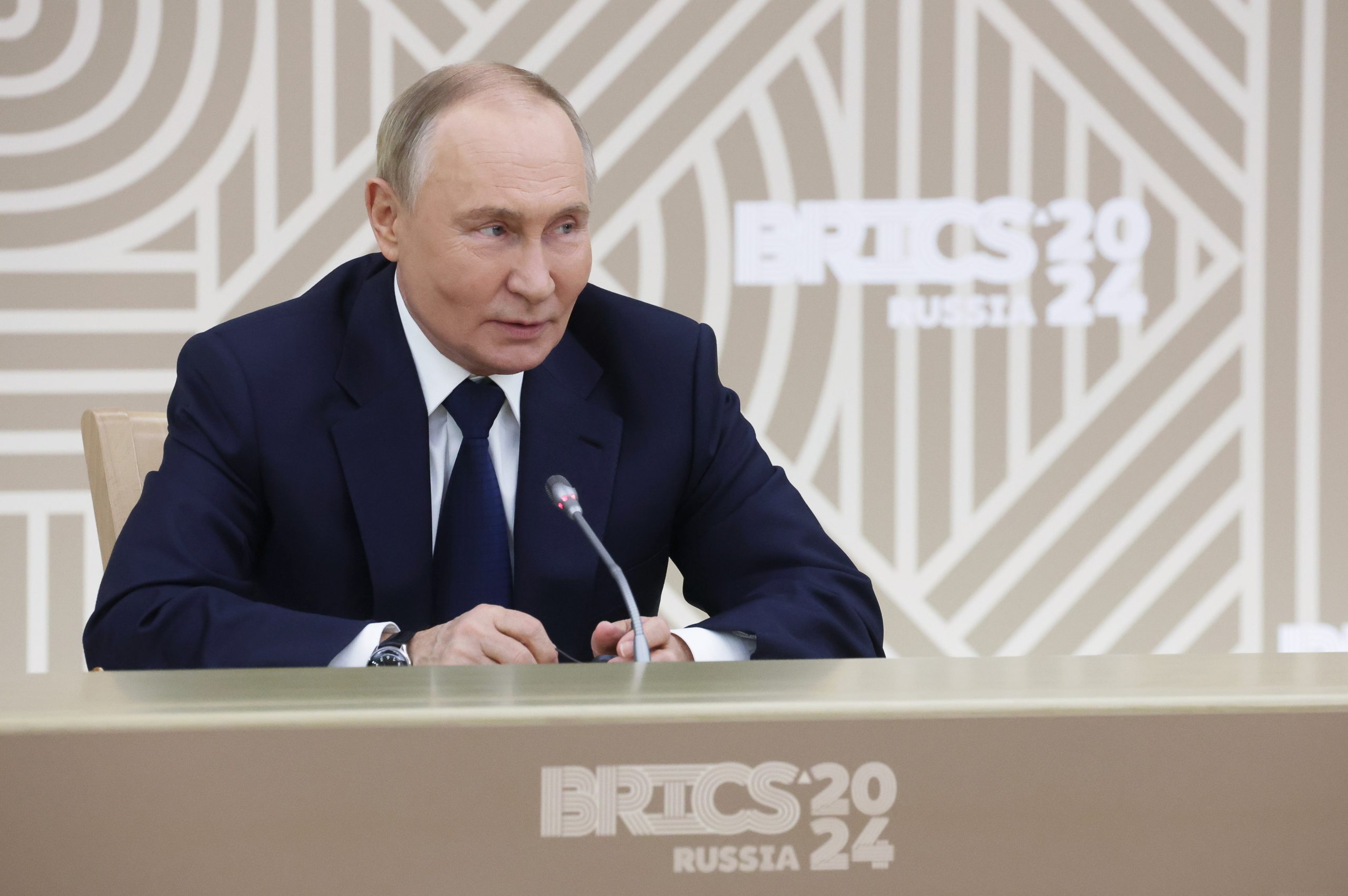 Putin considera palavras de Zelensky sobre armas nucleares “provocação perigosa”