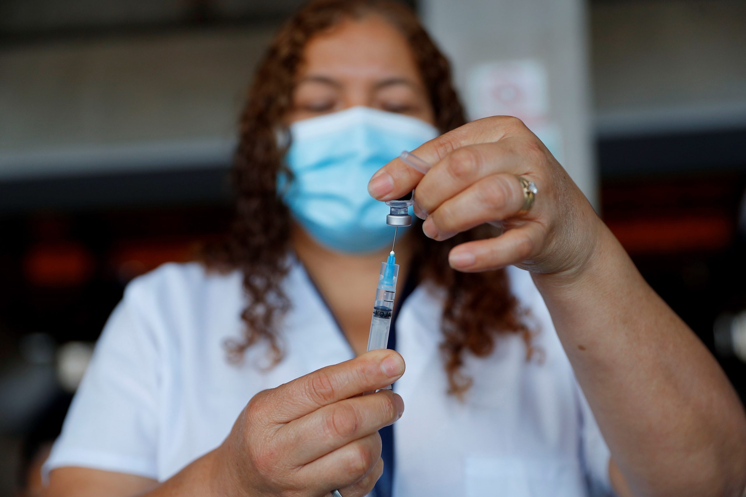 Especialistas de todo o mundo estão a rever composição das vacinas