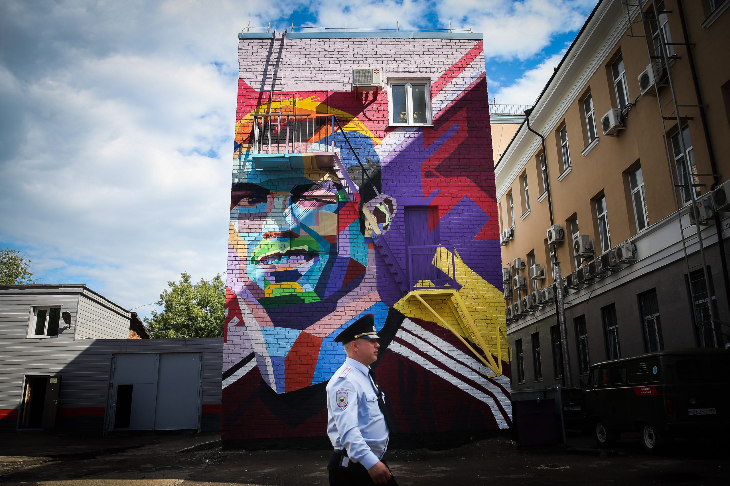 O mural de Ronaldo, que ninguém pode visitar, na Rússia