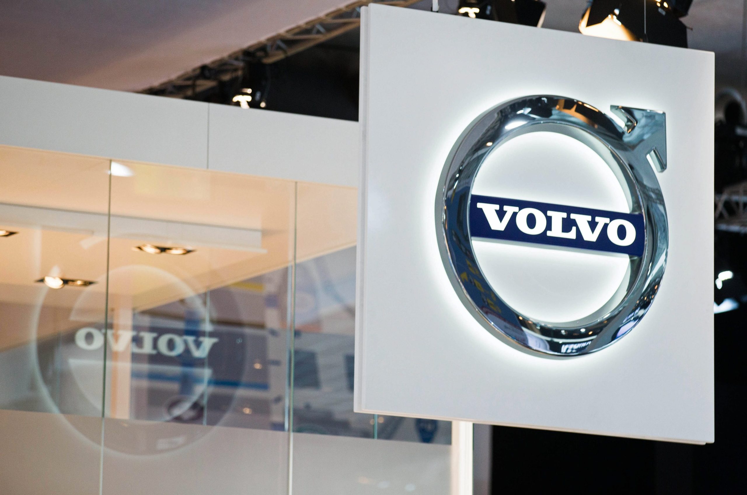 Volvo Cars encerra toda a produção na Europa e Estados Unidos, devido à Covid-19