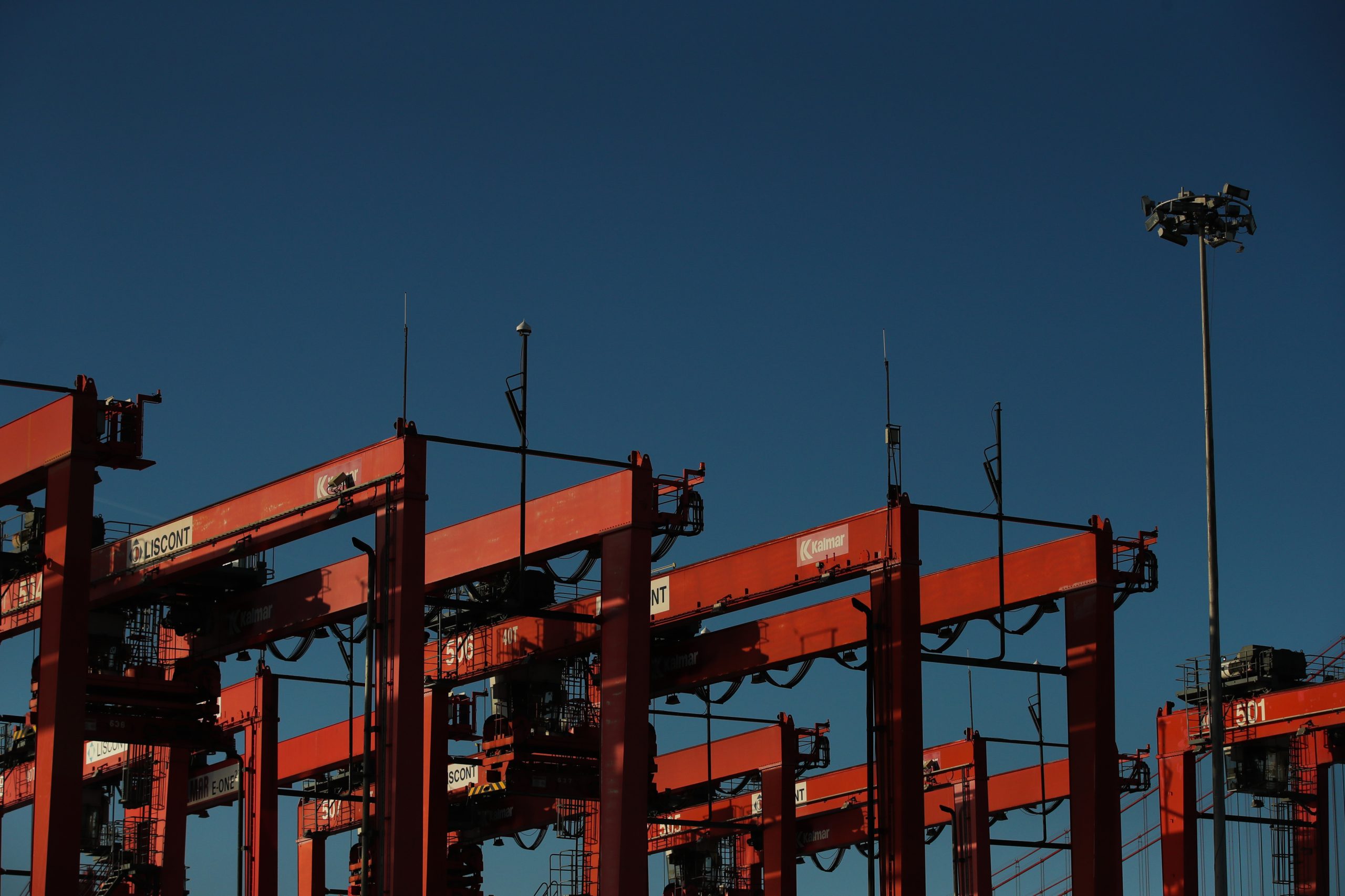 Reabertura da empresa de trabalho portuário de Lisboa divide operadores e estivadores
