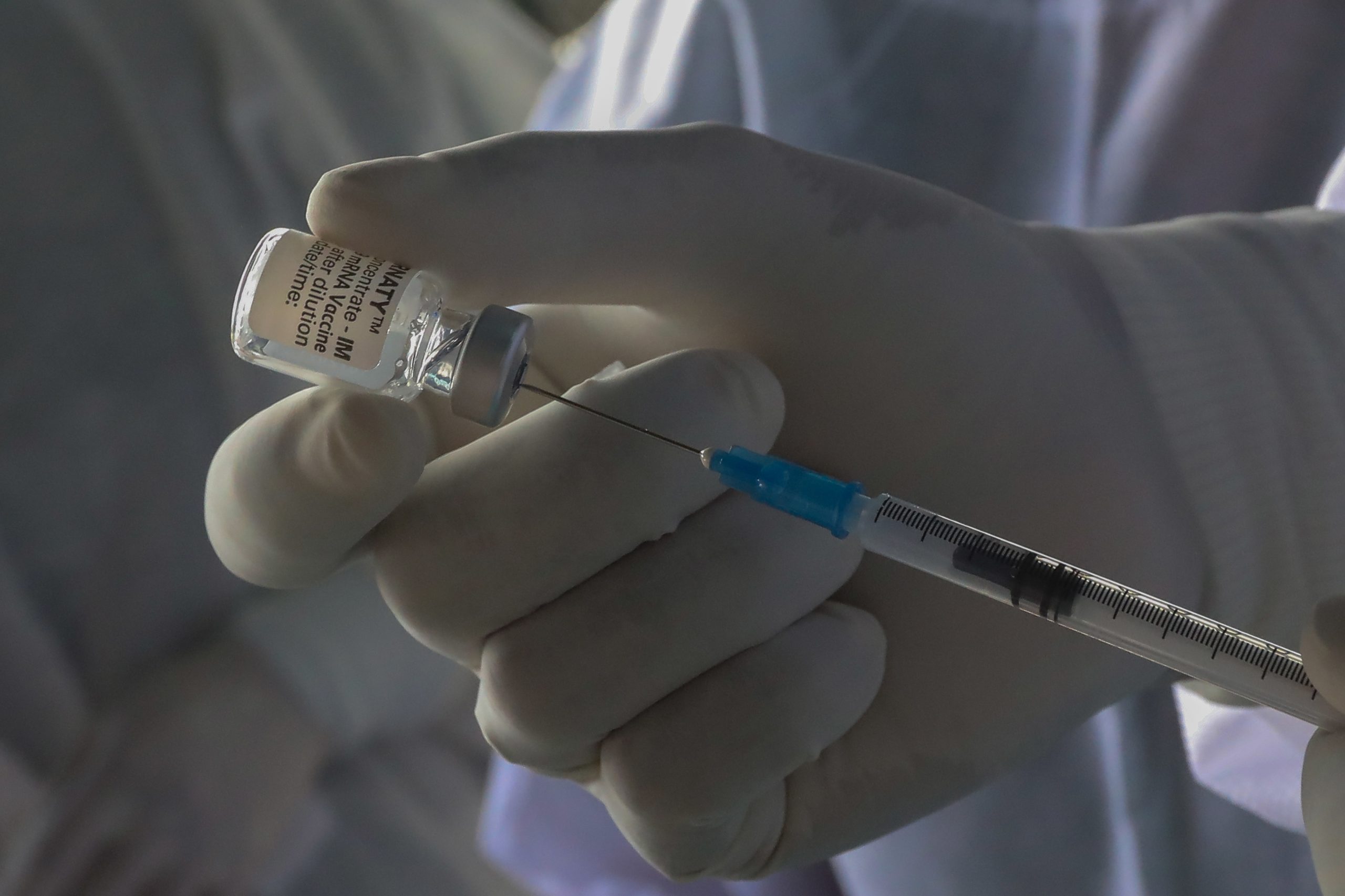 Covid-19: Portugal envia 50 mil doses de vacinas para Angola