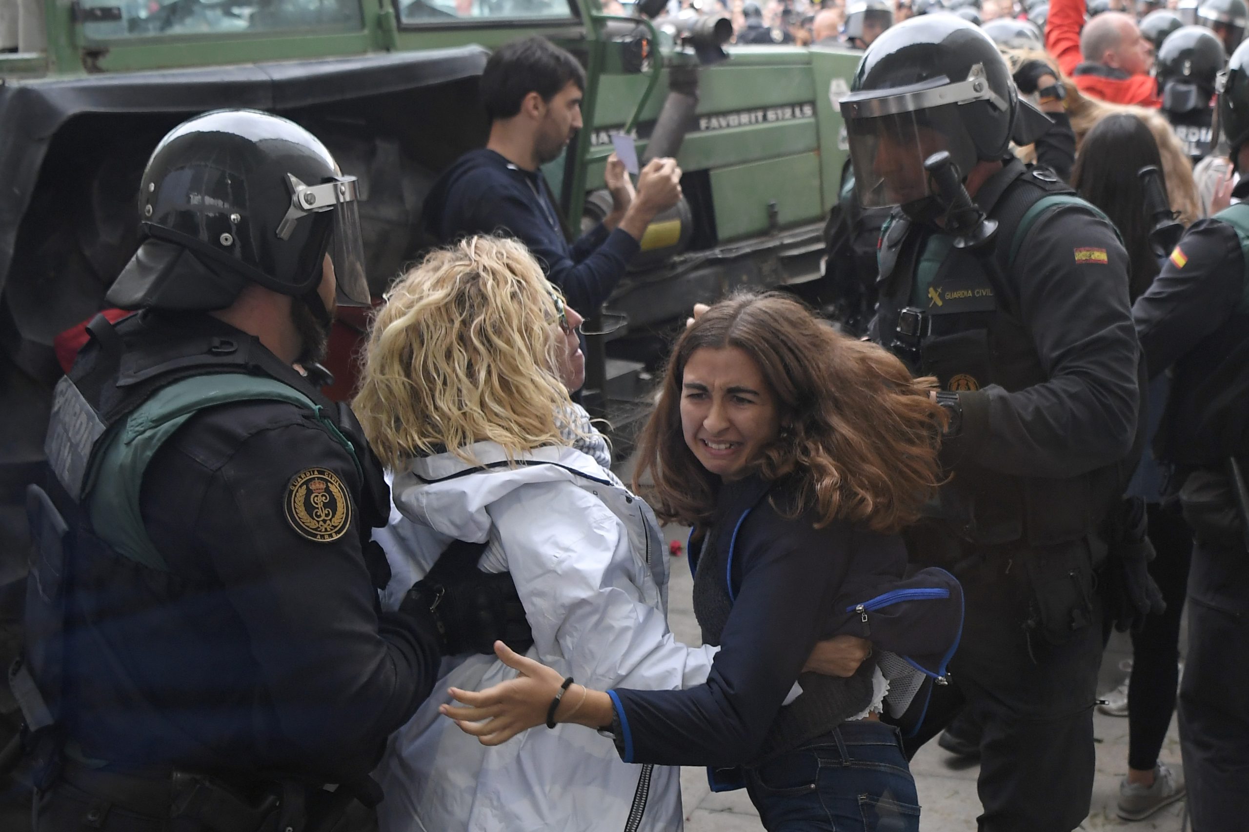 Catalunha: Bloco de Esquerda condena “violenta repressão” do governo espanhol