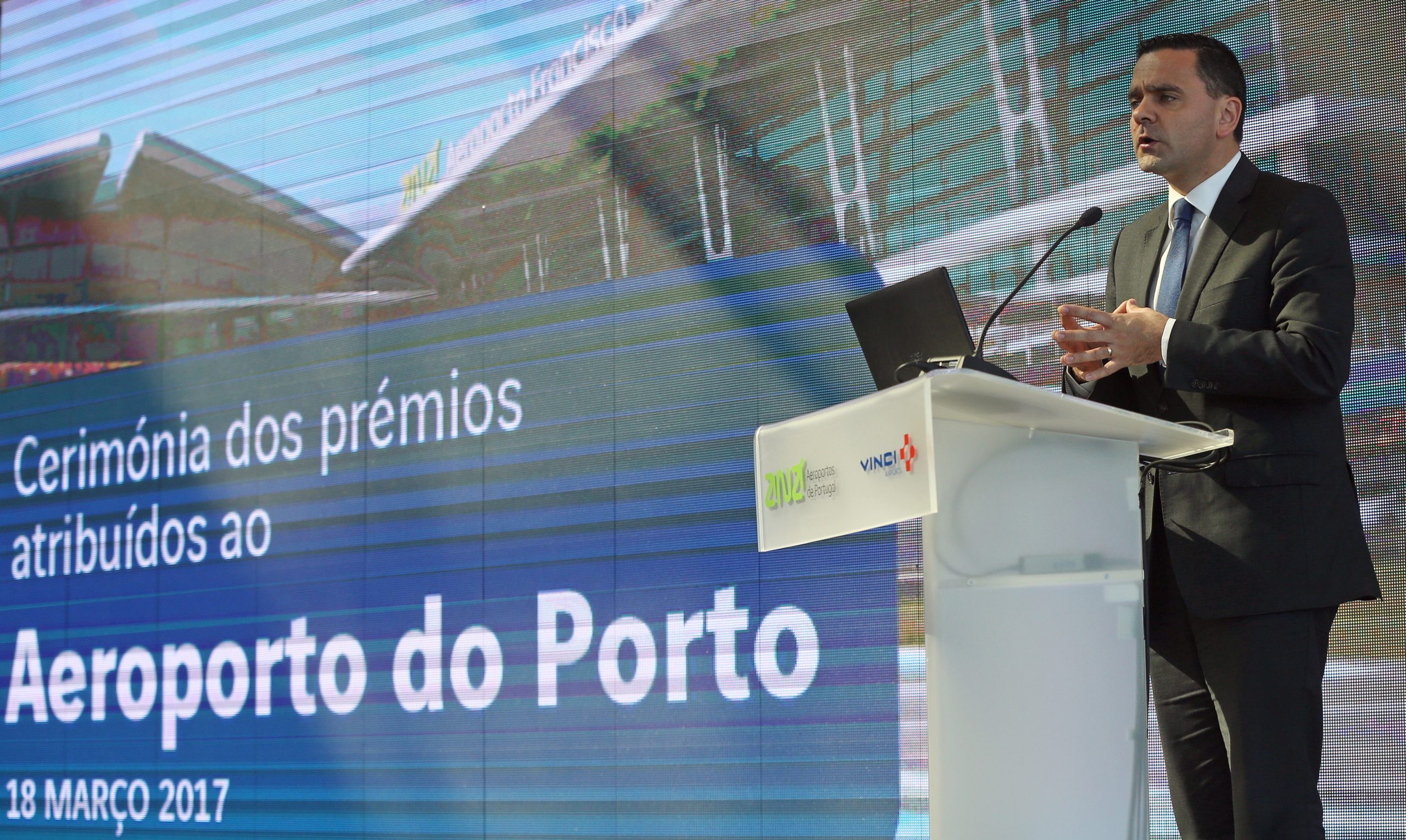 ANA investe 55 milhões de euros em segurança e despacho de bagagens no aeroporto do Porto