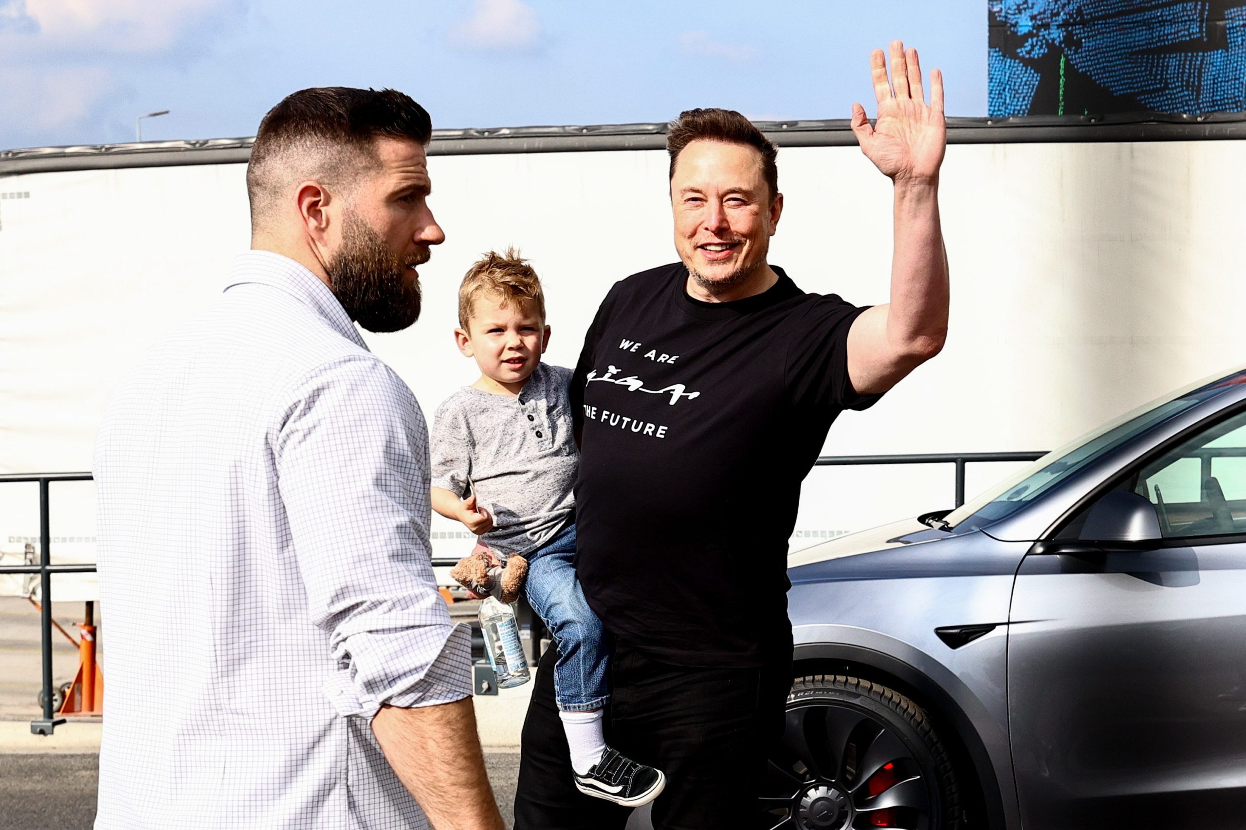 Elon Musk anuncia primeiro automóvel autónomo: “Apresentação do robô táxi Tesla em 08/08”