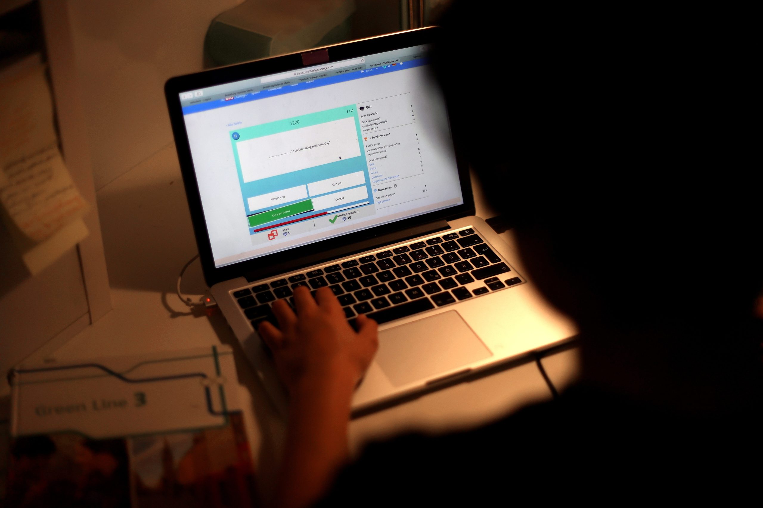 Envio de email sem exigir resposta imediata viola direito a desligar? DGAEP diz que não