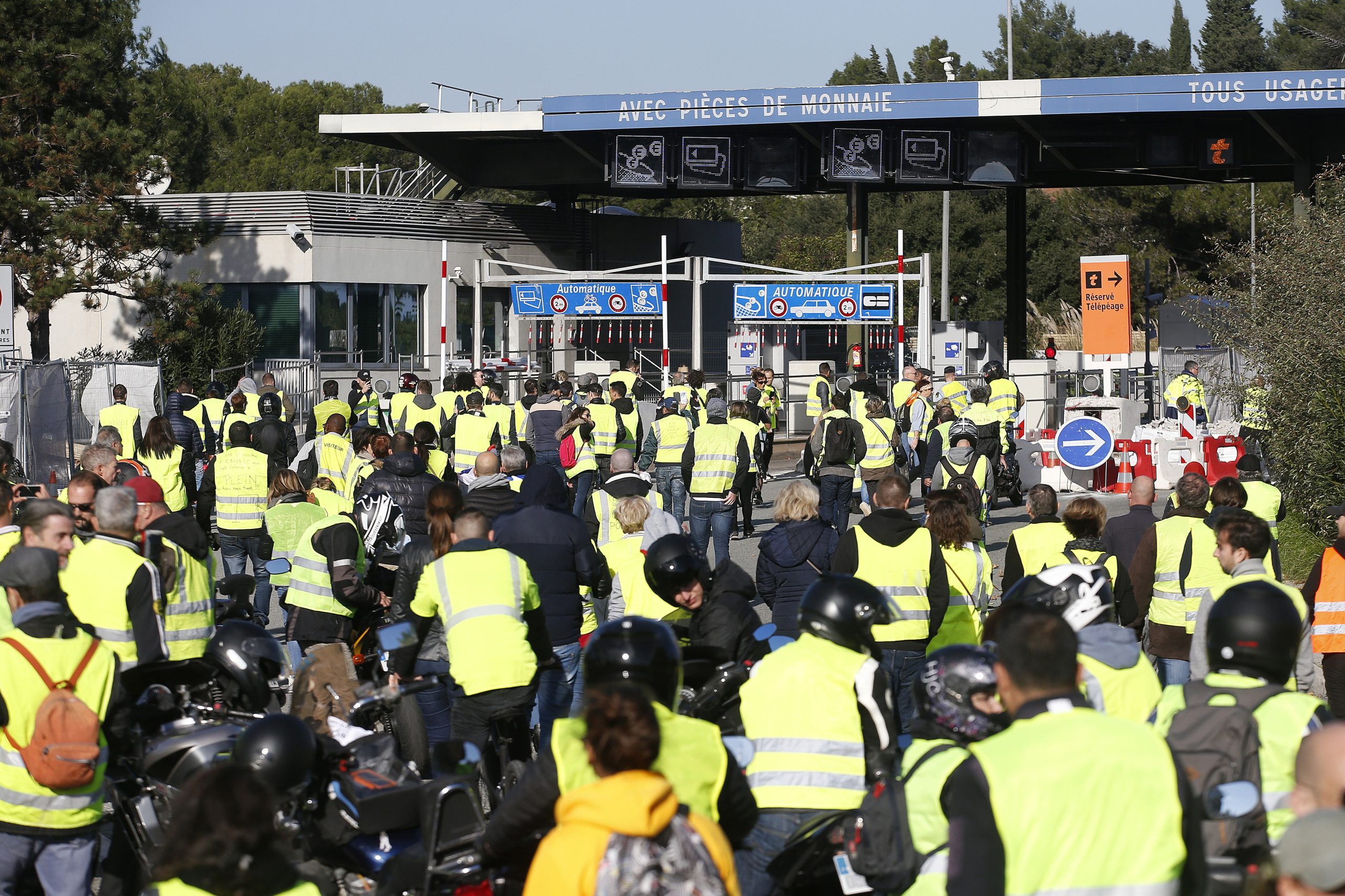 Gilets Jaunes: A inquietante rutura entre povo e representantes