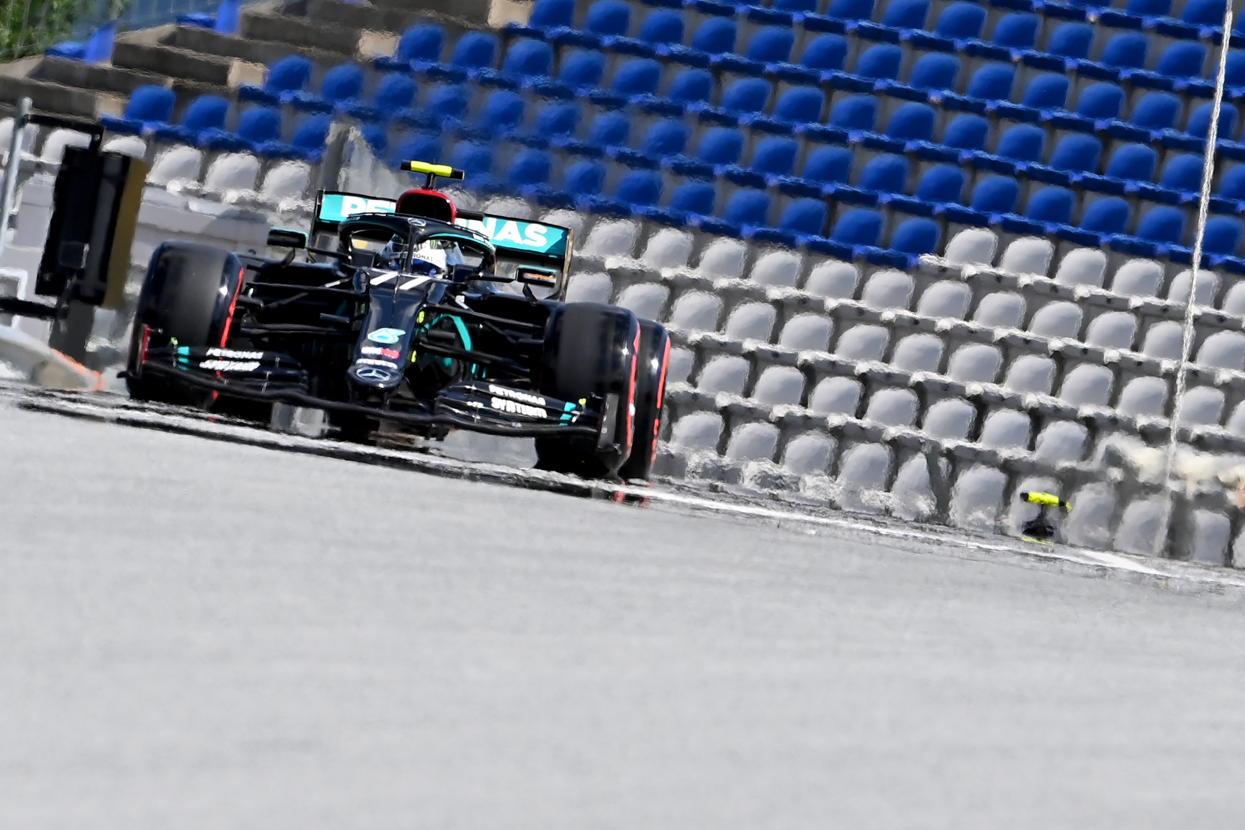 Doze milésimos de segundo dão ‘pole’ a Valtteri Bottas no GP da Áustria de F1
