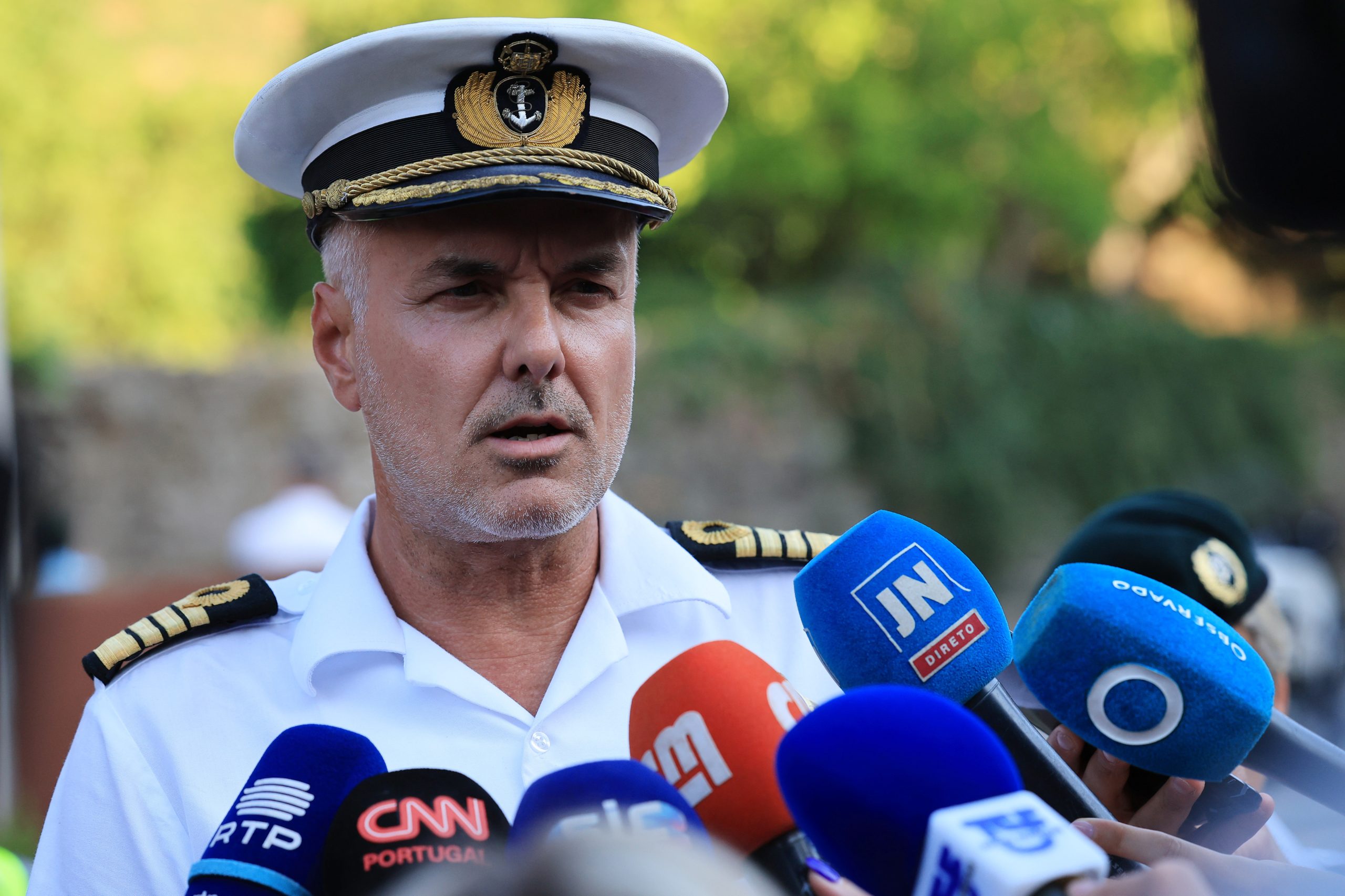 “Está irreconhecível.” Helicóptero embateu com violência no Douro. Hoje será recolhido testemunho do piloto