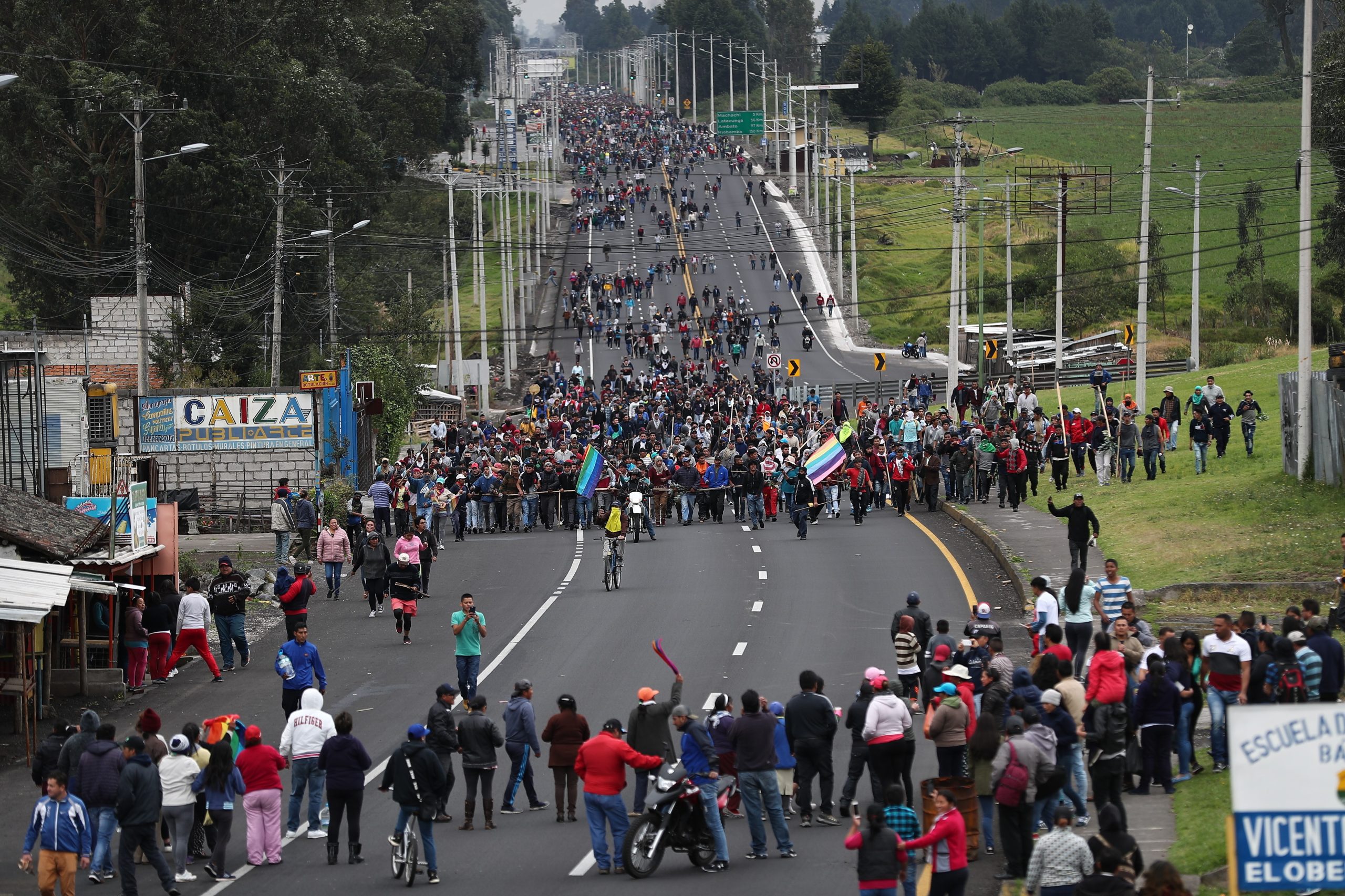 Milhares de manifestantes na capital do Equador obrigam Presidente a “fugir”