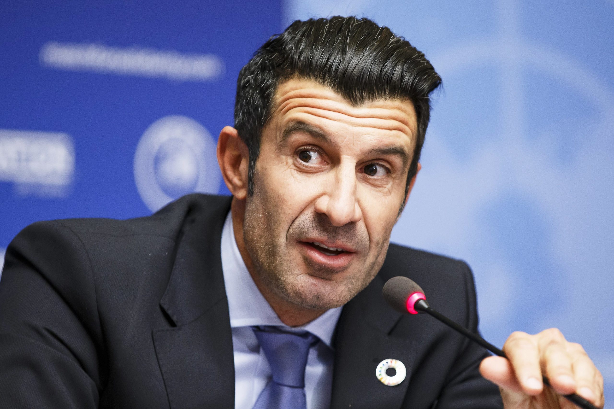 Sporting: Figo não vai avançar com candidatura à presidência do clube