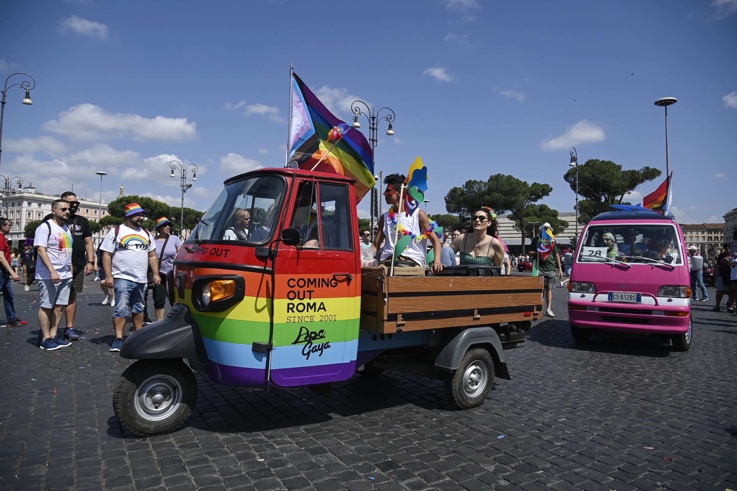 Marcha de Orgulho Gay dá cor às ruas de Roma