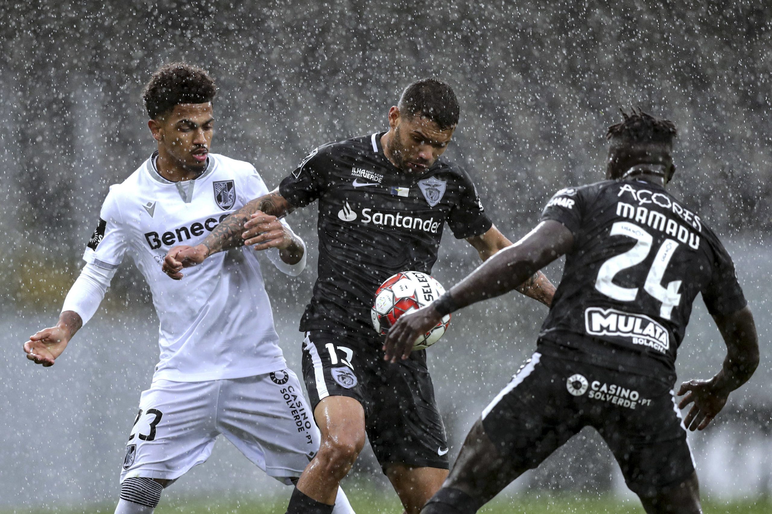 I Liga: Golo nos descontos garante triunfo do Vitória SC frente ao Santa Clara