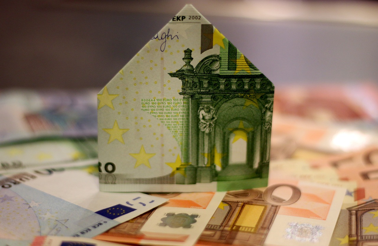 Taxas de juro só descem porque inflação “está sob controlo”. O que significa isto para o bolso dos portugueses?