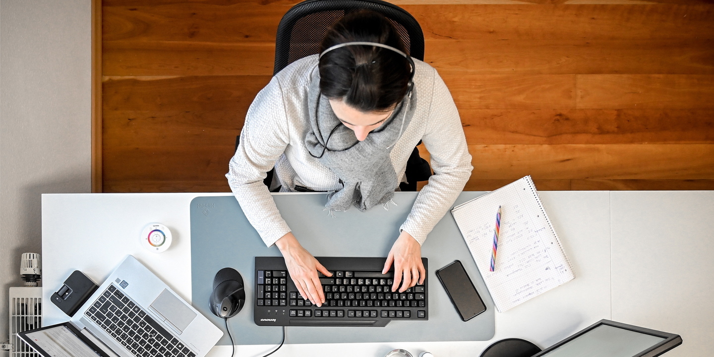 Efeitos negativos do teletrabalho recaem desproporcionalmente sobre mulheres